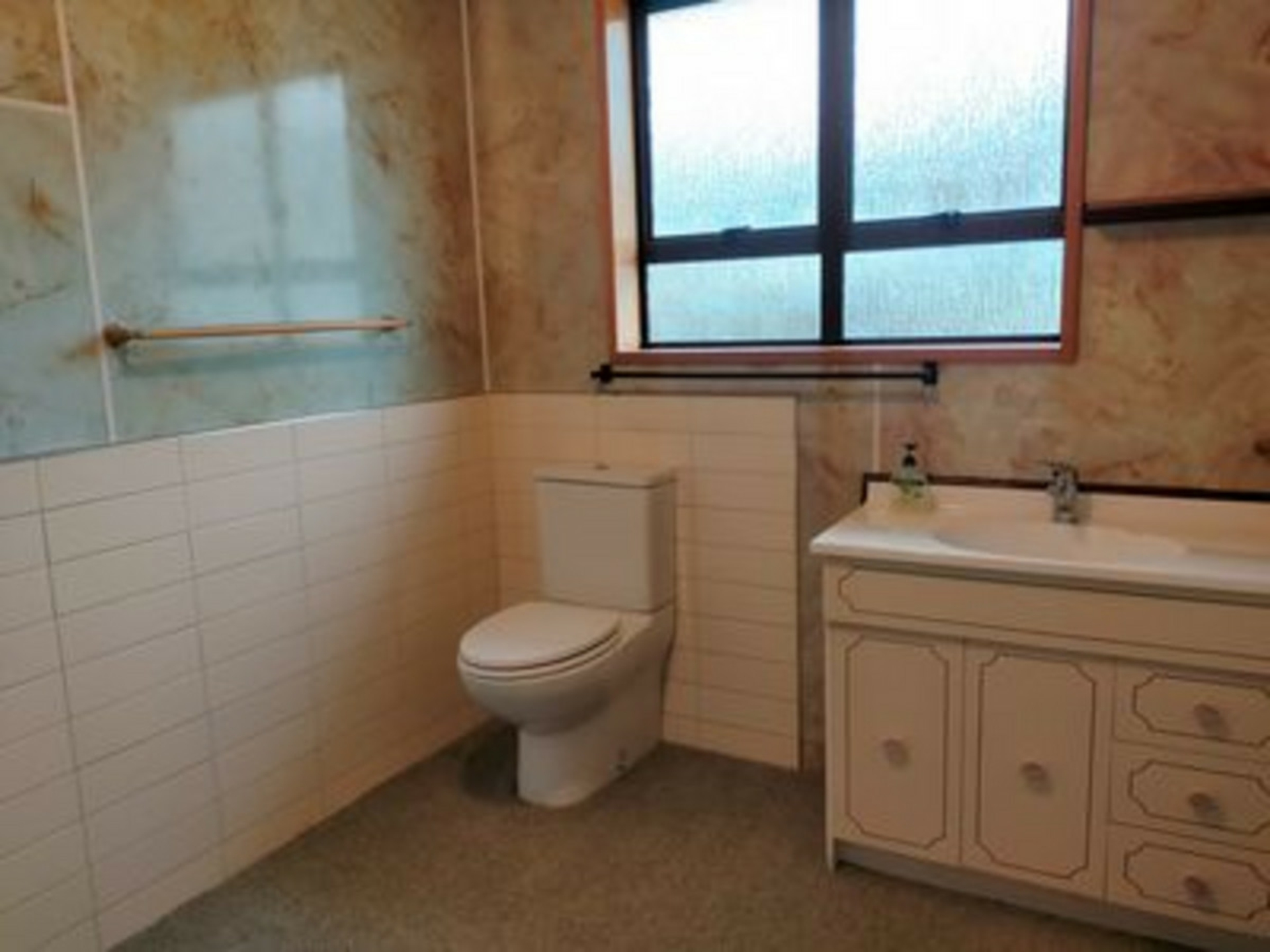 2 Athenry Road, ALEXANDRA