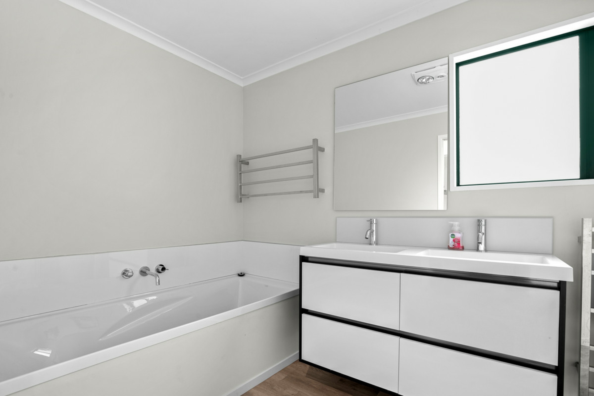 8 Letts Gully Road, ALEXANDRA