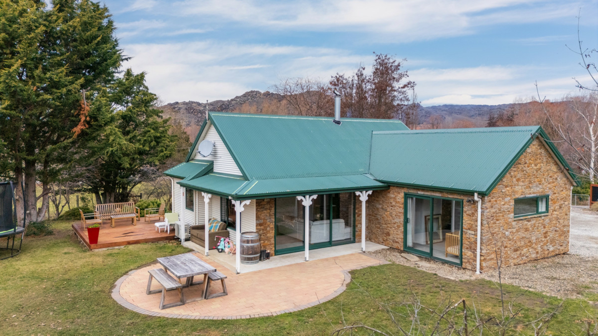 8 Letts Gully Road, ALEXANDRA