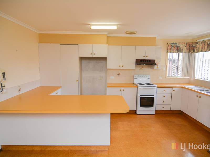 74 Rifle Parade, LITHGOW