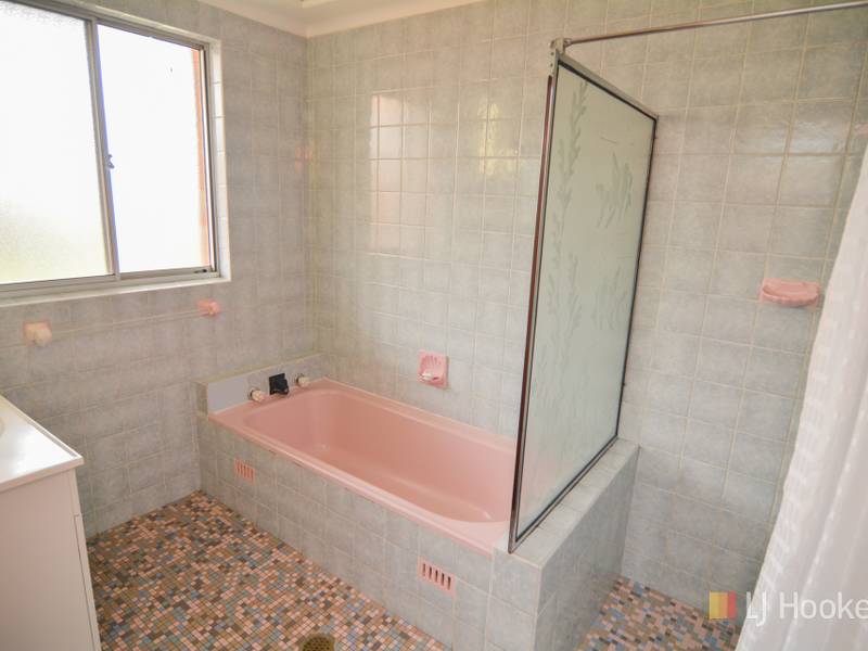 74 Rifle Parade, LITHGOW
