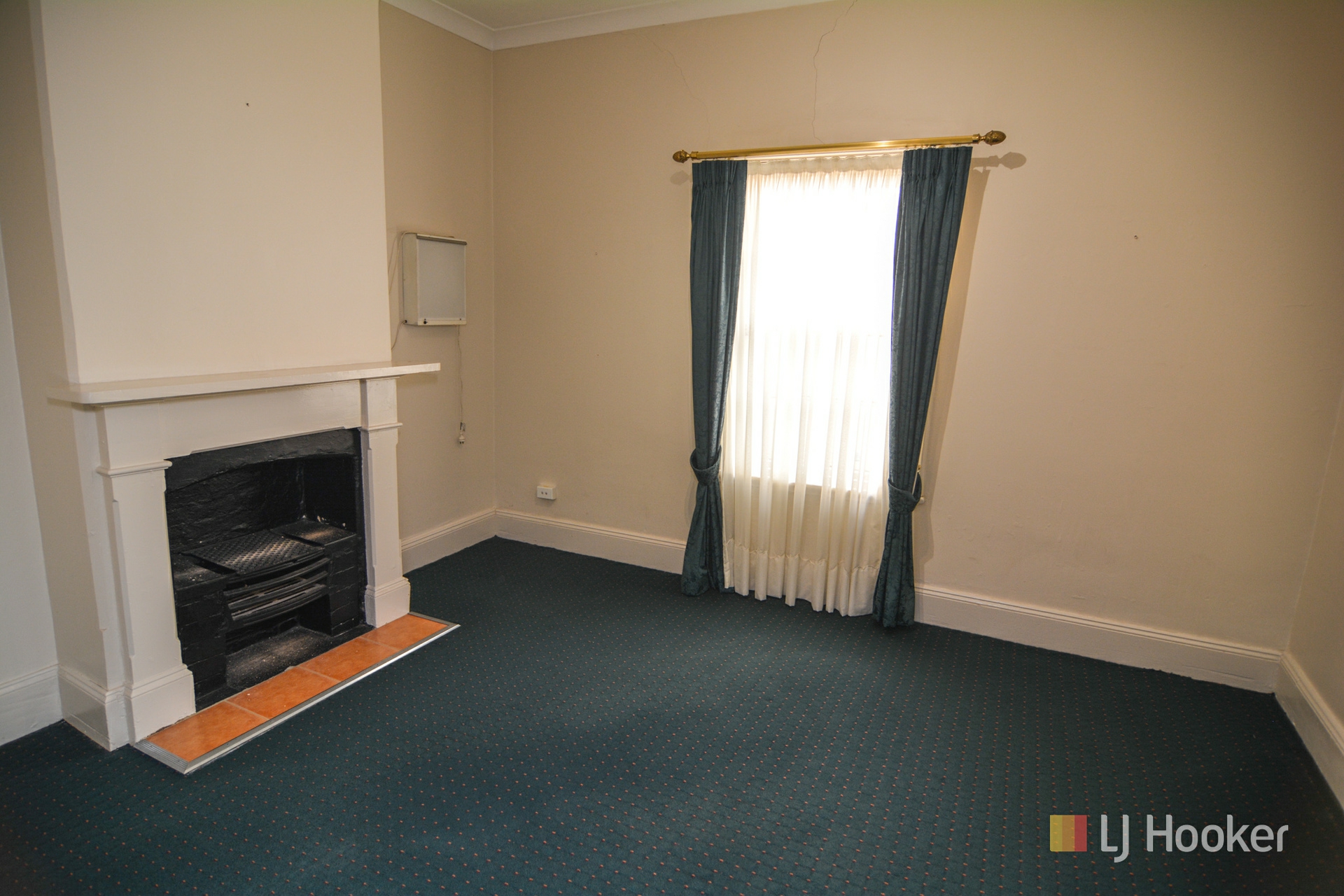 20 Lithgow Street — photo 6 of 15