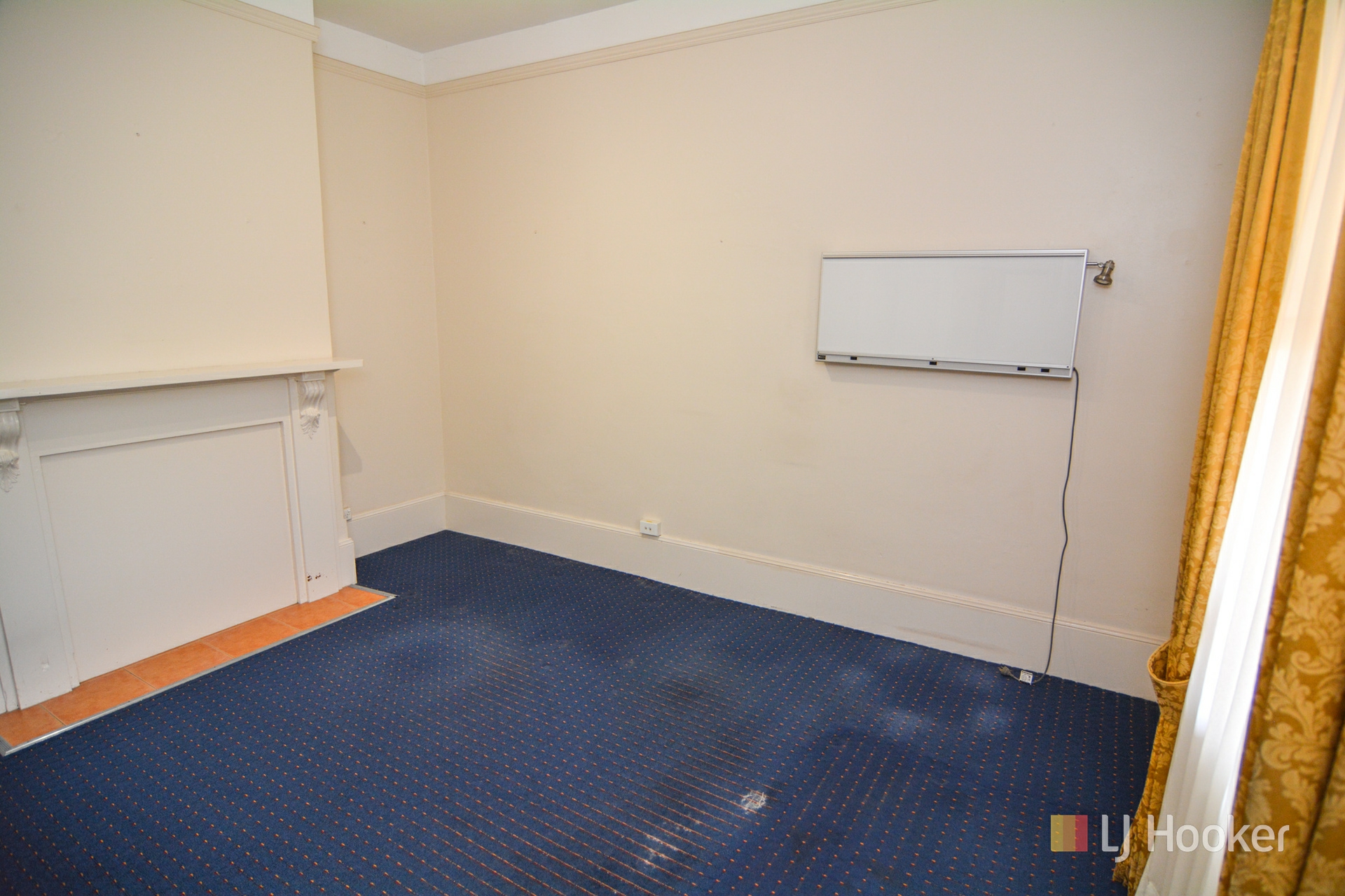 20 Lithgow Street — photo 12 of 15