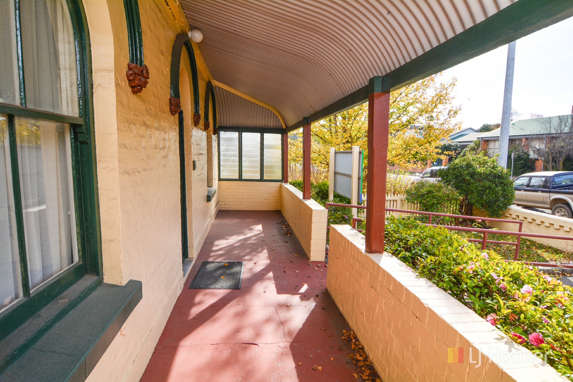 20 Lithgow Street — photo 13 of 15