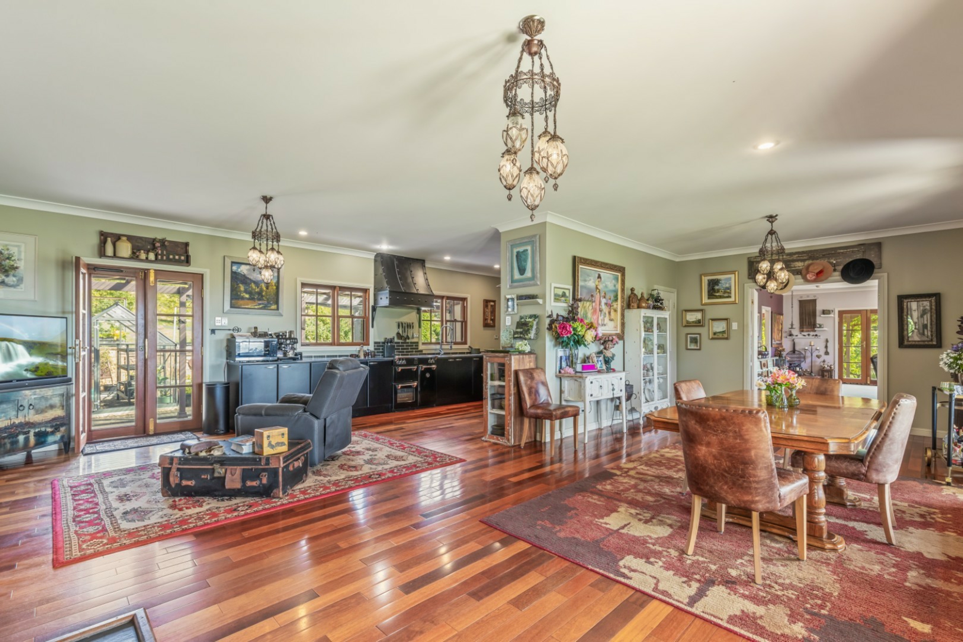 6121 Castlereagh Highway, RUNNING STREAM
