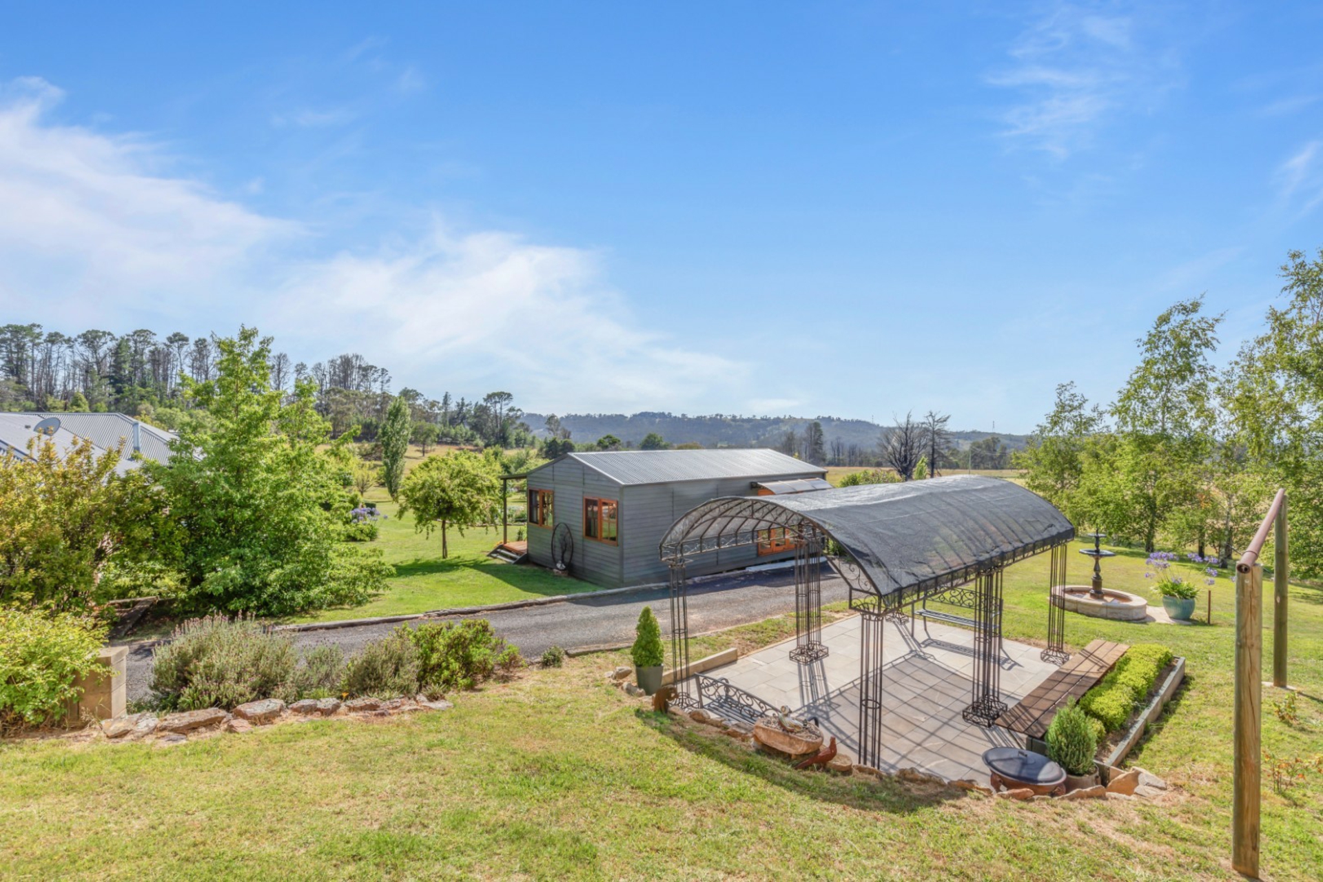 6121 Castlereagh Highway, RUNNING STREAM