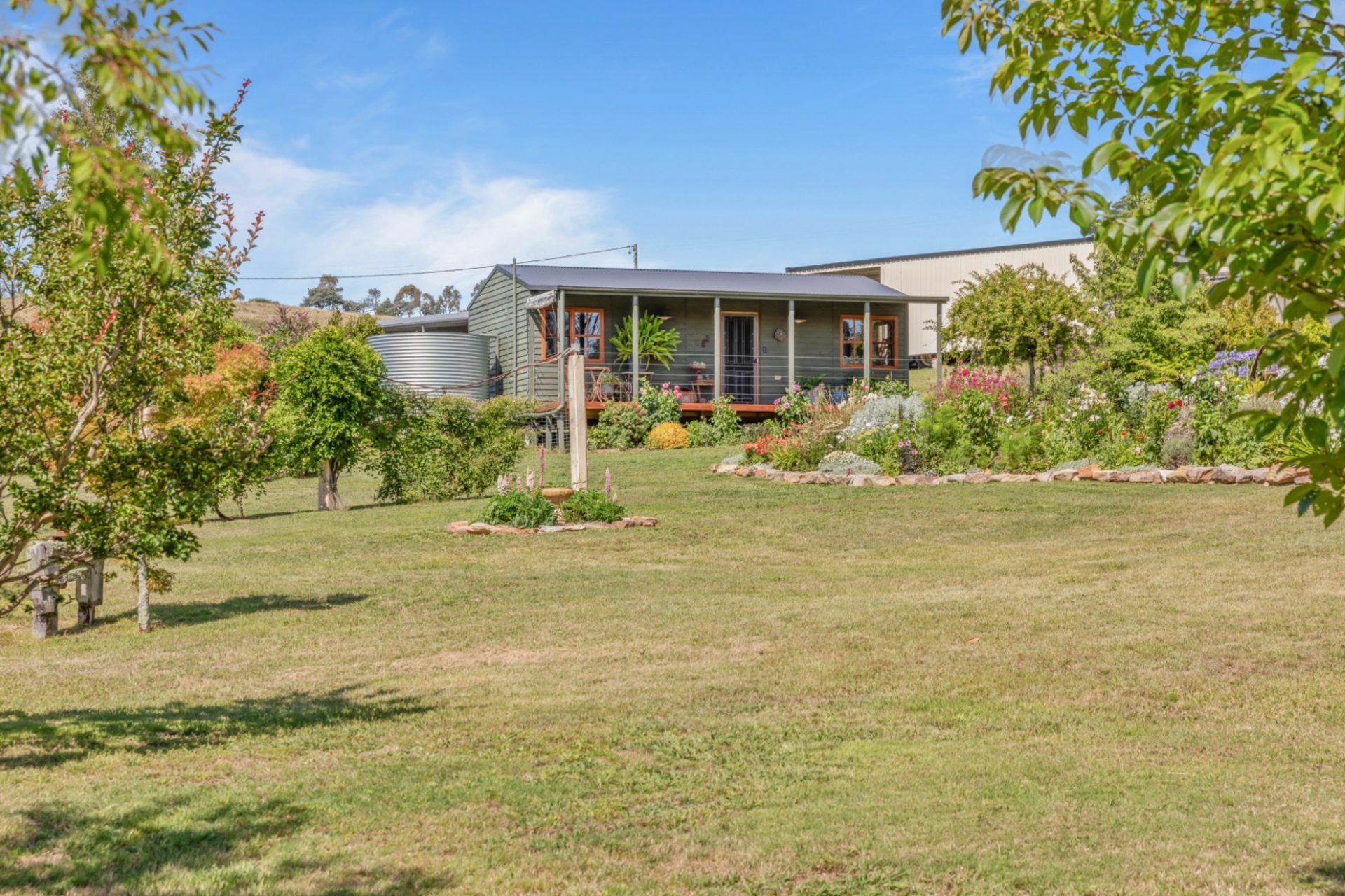 6121 Castlereagh Highway, RUNNING STREAM