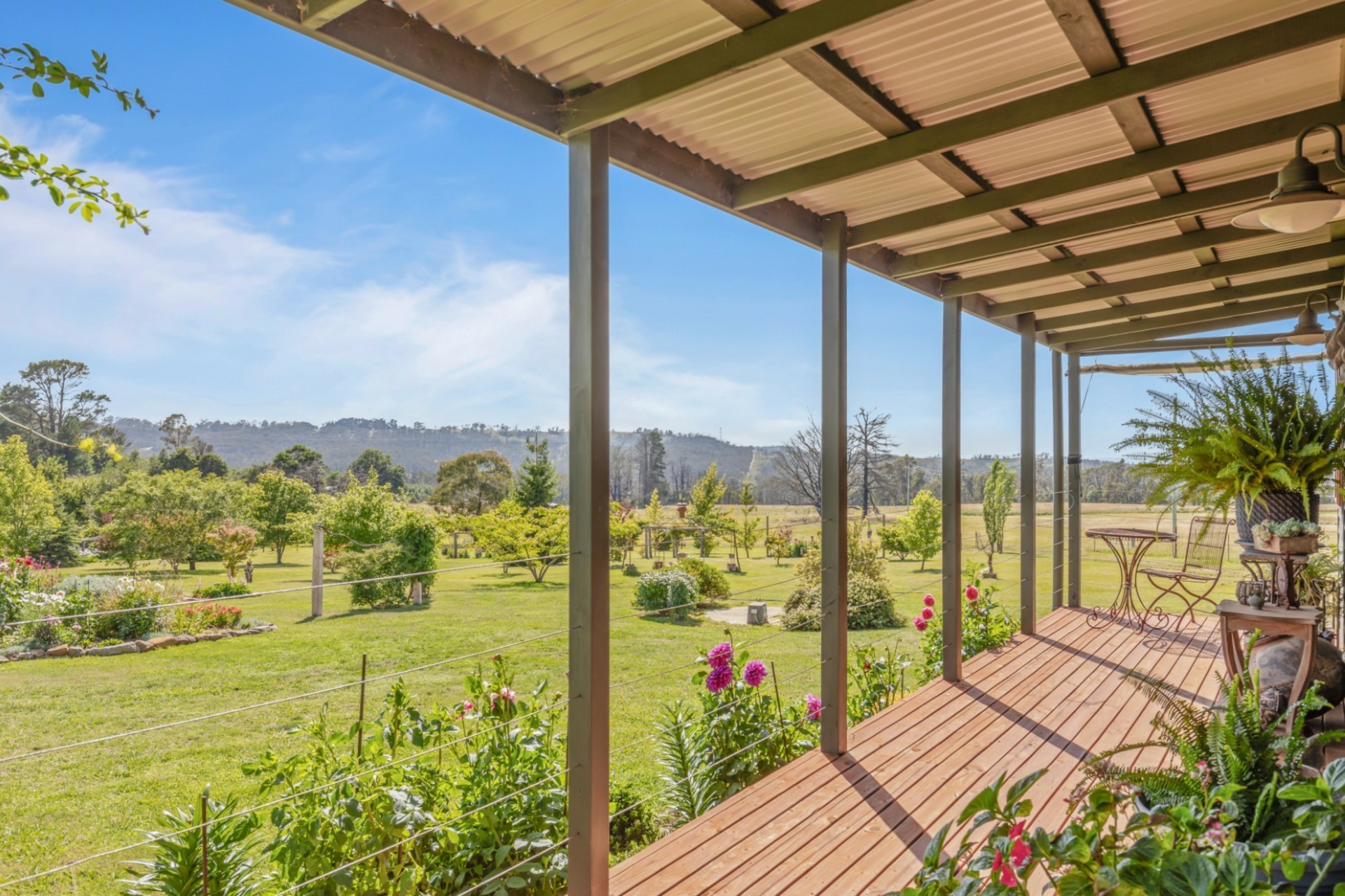 6121 Castlereagh Highway, RUNNING STREAM