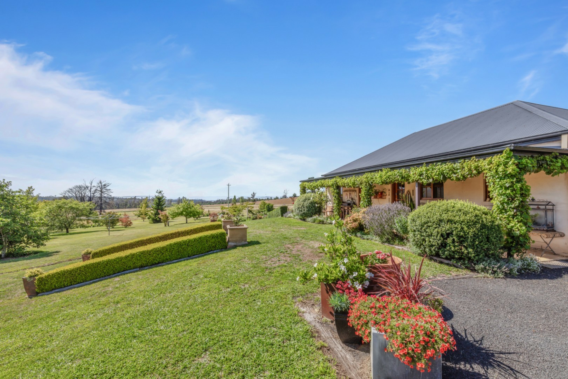 6121 Castlereagh Highway, RUNNING STREAM