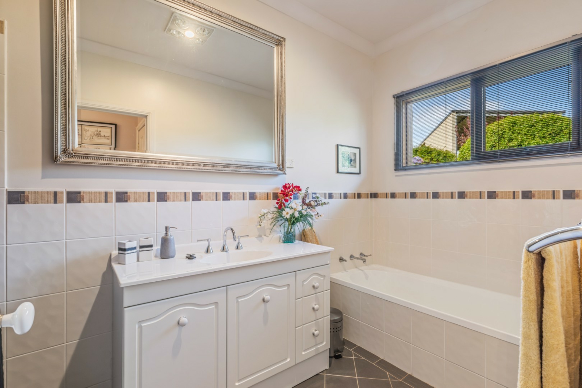 6121 Castlereagh Highway, RUNNING STREAM