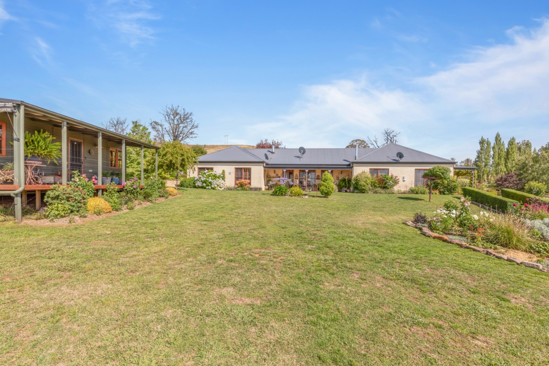 6121 Castlereagh Highway, RUNNING STREAM