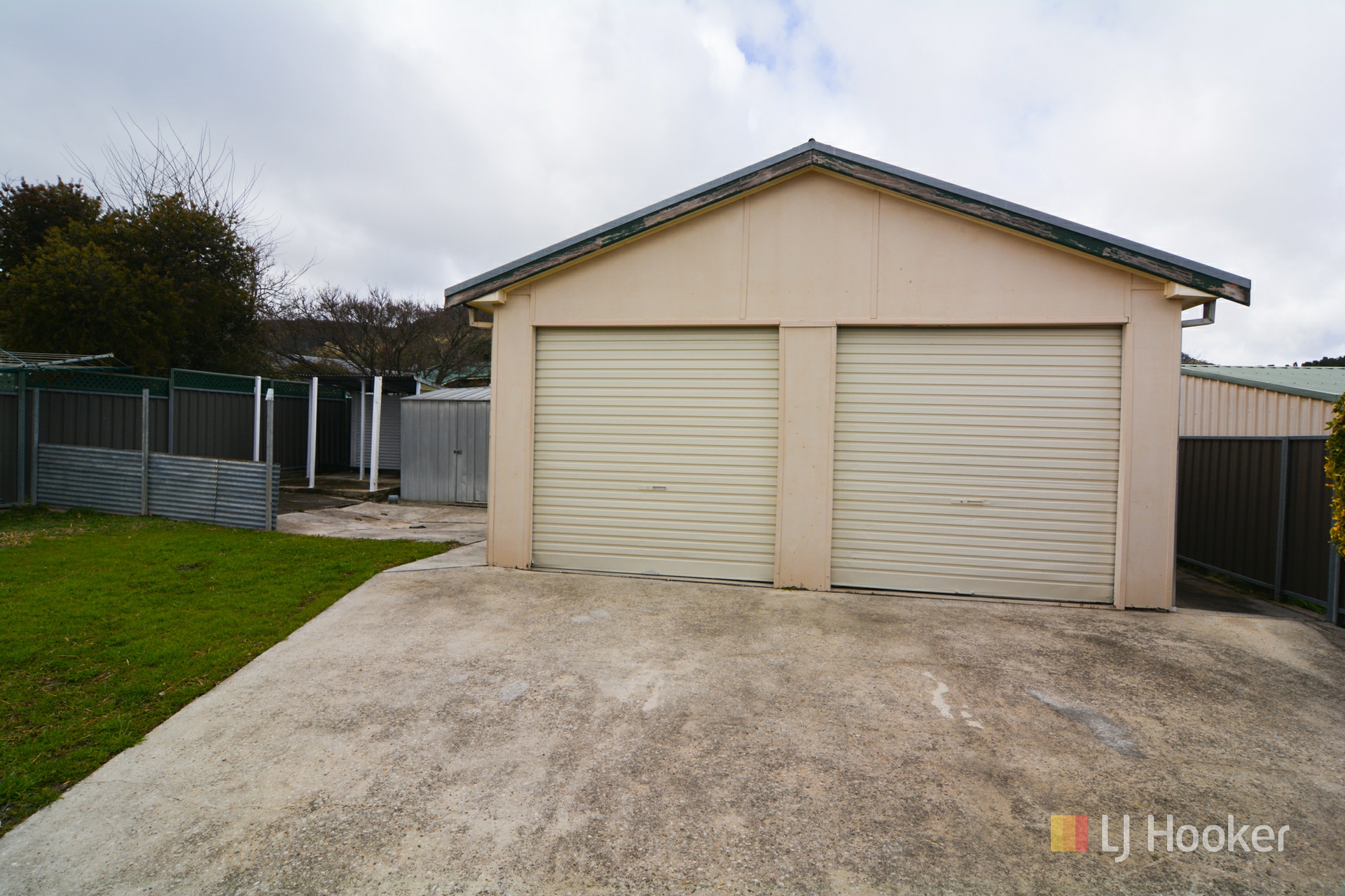 22 Lone Pine Avenue, LITHGOW