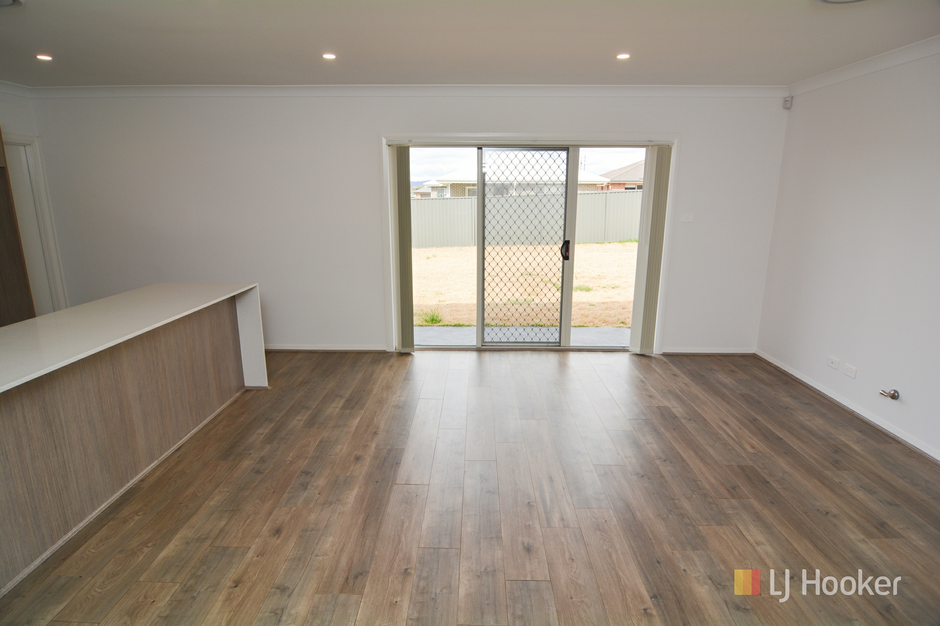 32 Henning Crescent — photo 16 of 19