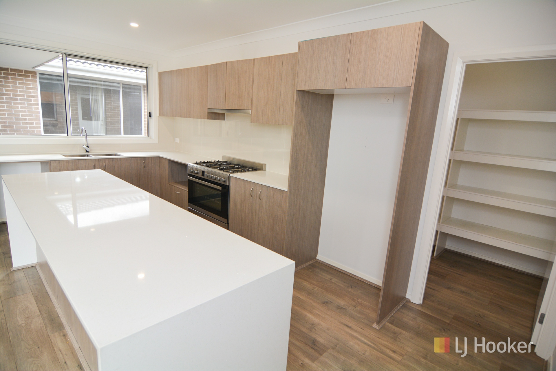 32 Henning Crescent — photo 17 of 19