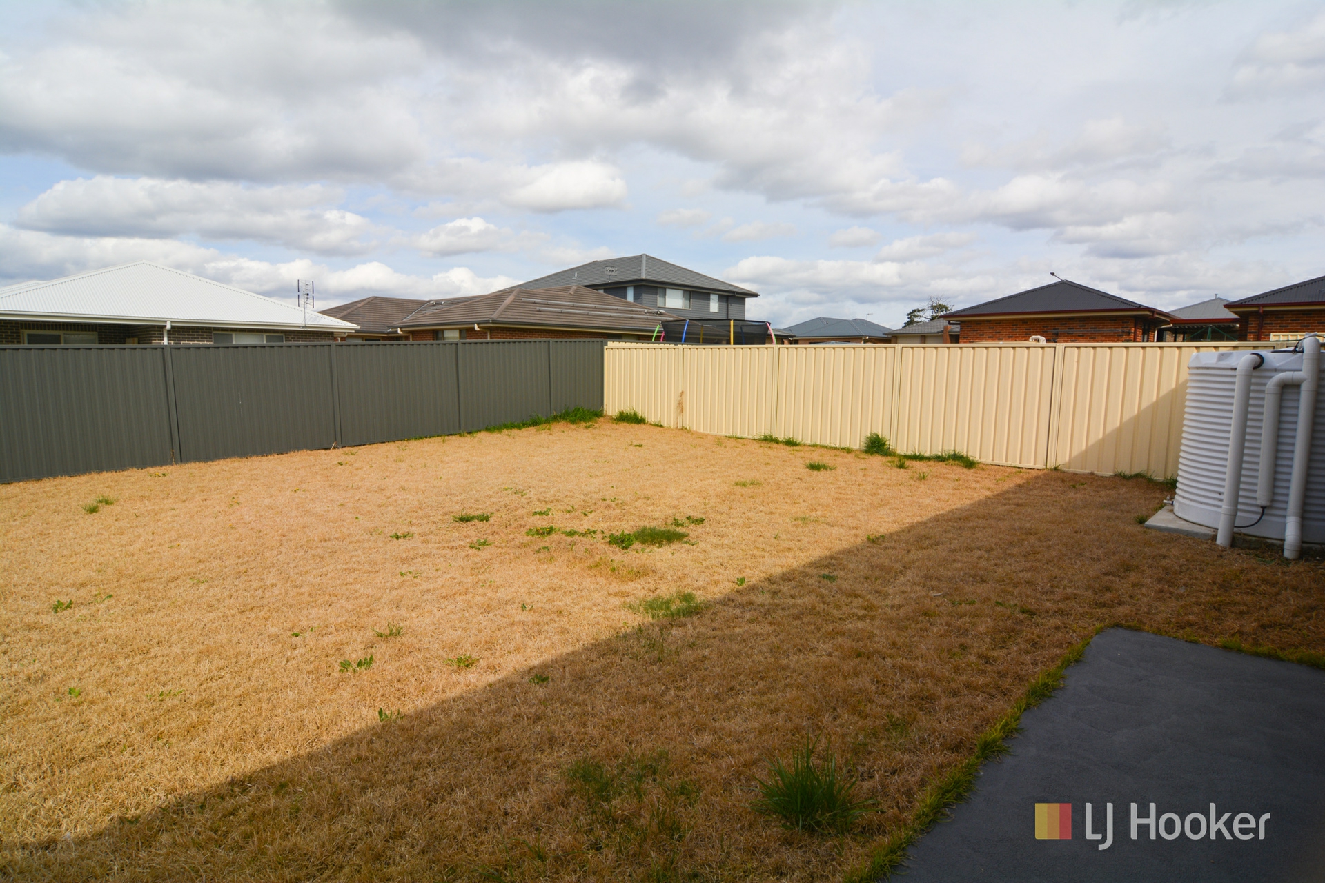 32 Henning Crescent — photo 18 of 19