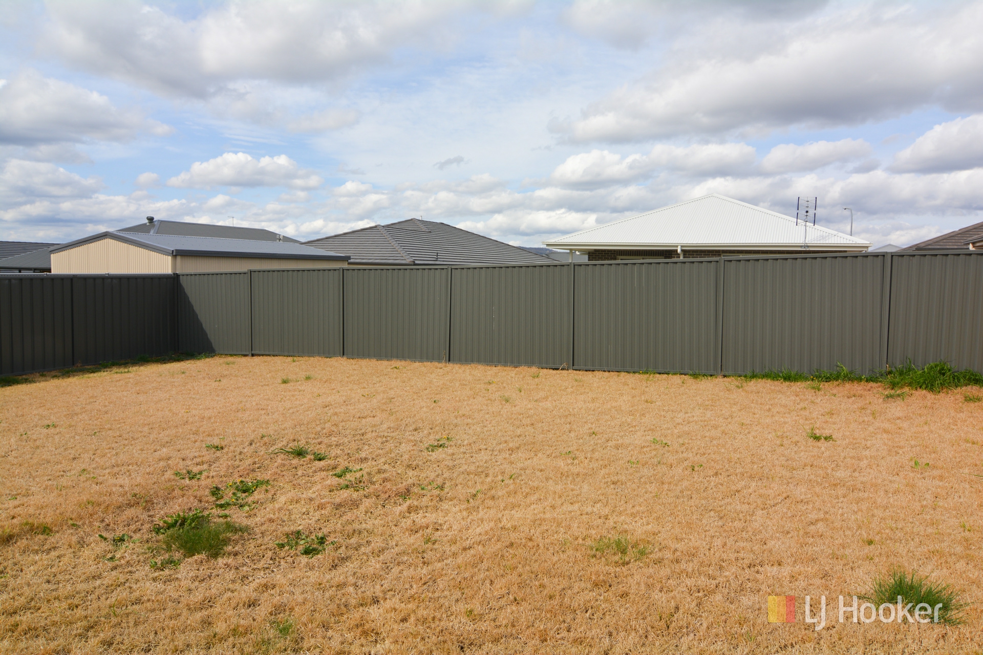 32 Henning Crescent — photo 19 of 19