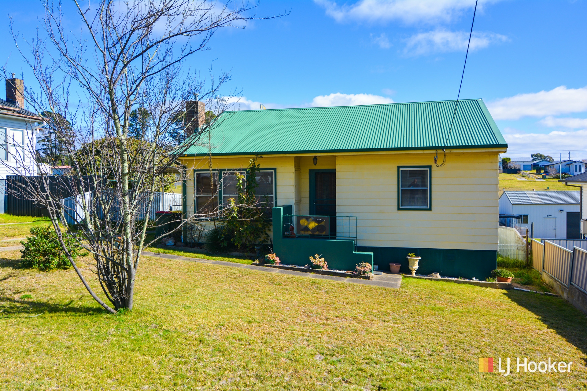 41 Oxley Street — photo from LJ Hooker Lithgow