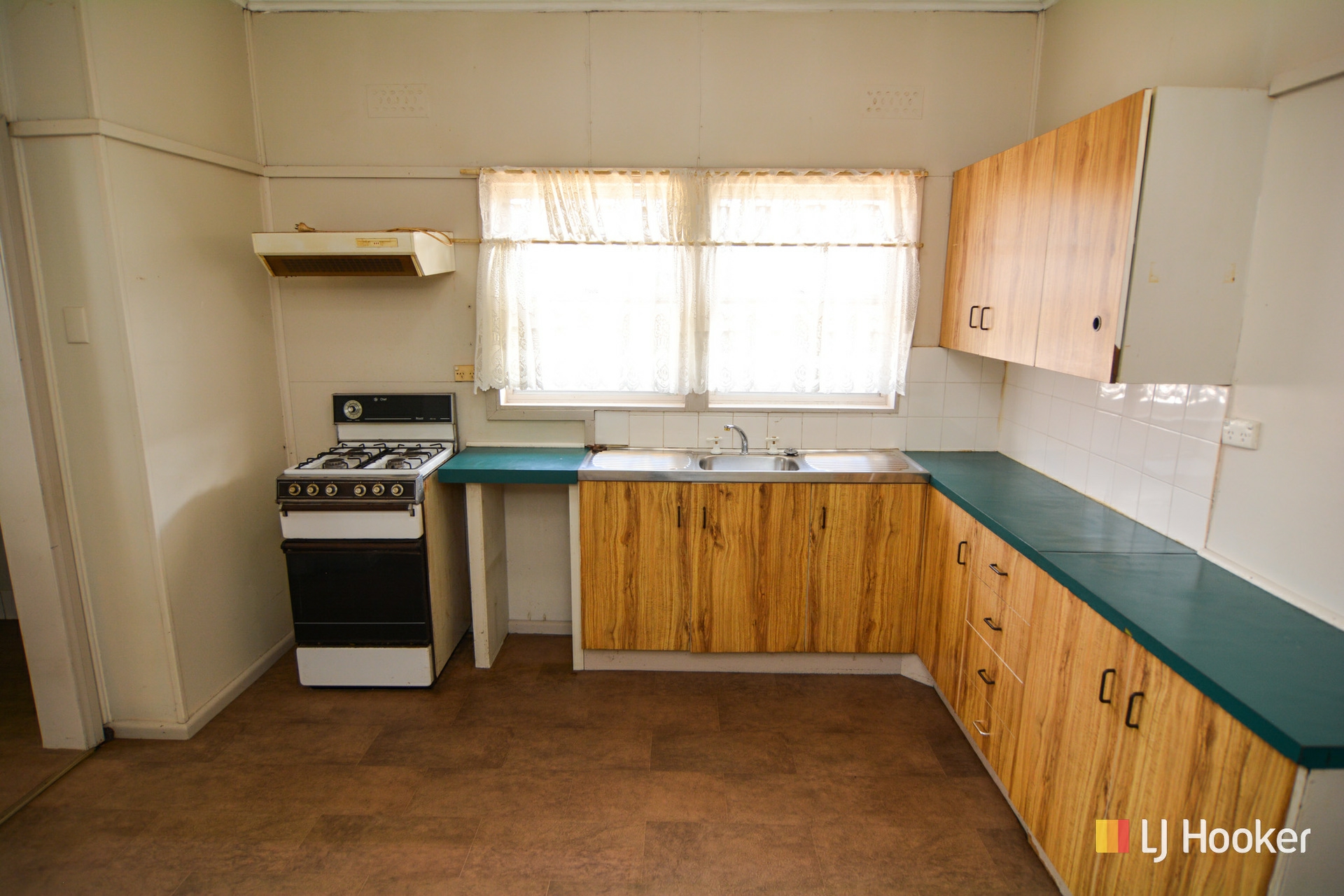 41 Oxley Street — photo 2 of 15