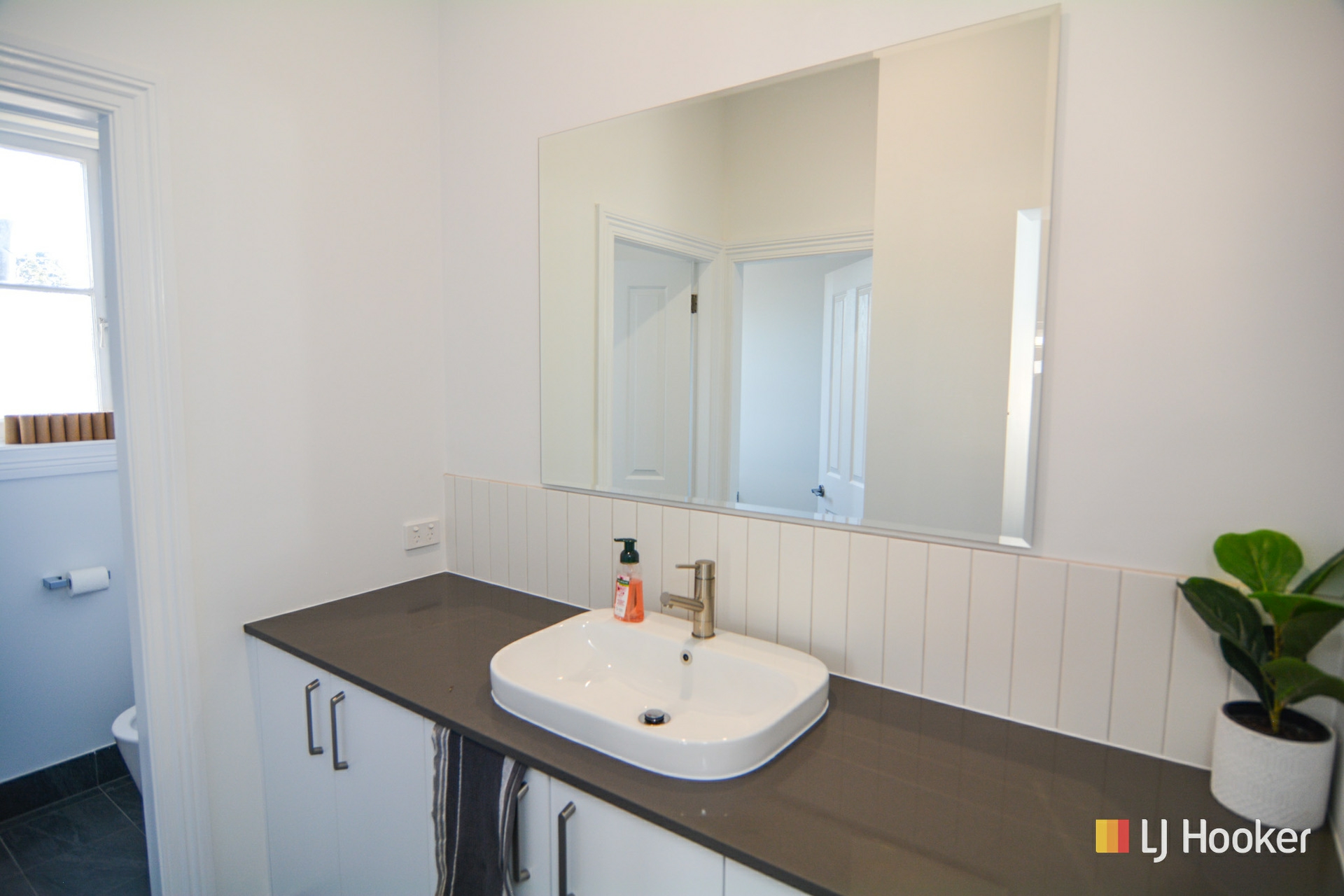 261 Main Street — photo 3 of 12