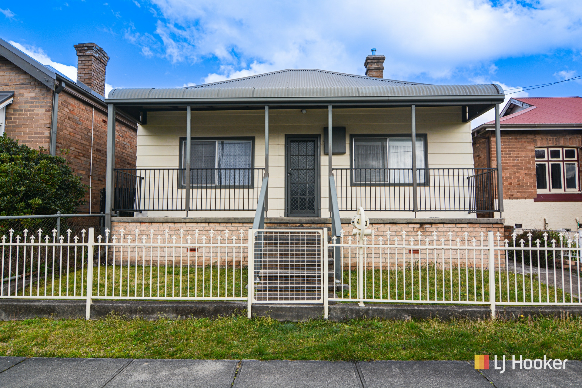 43 Chifley Road — photo from LJ Hooker Lithgow