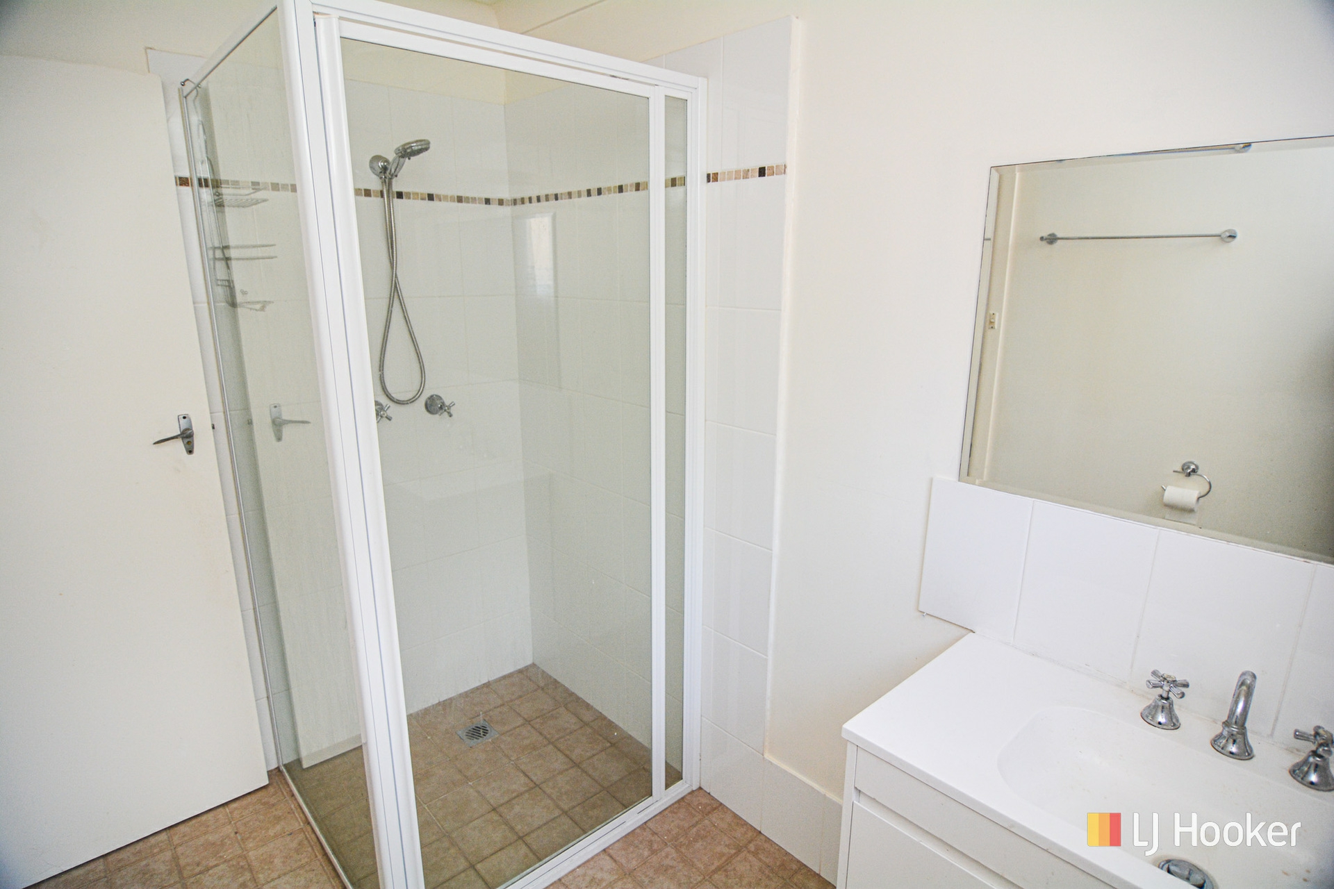 43 Chifley Road — photo 3 of 12