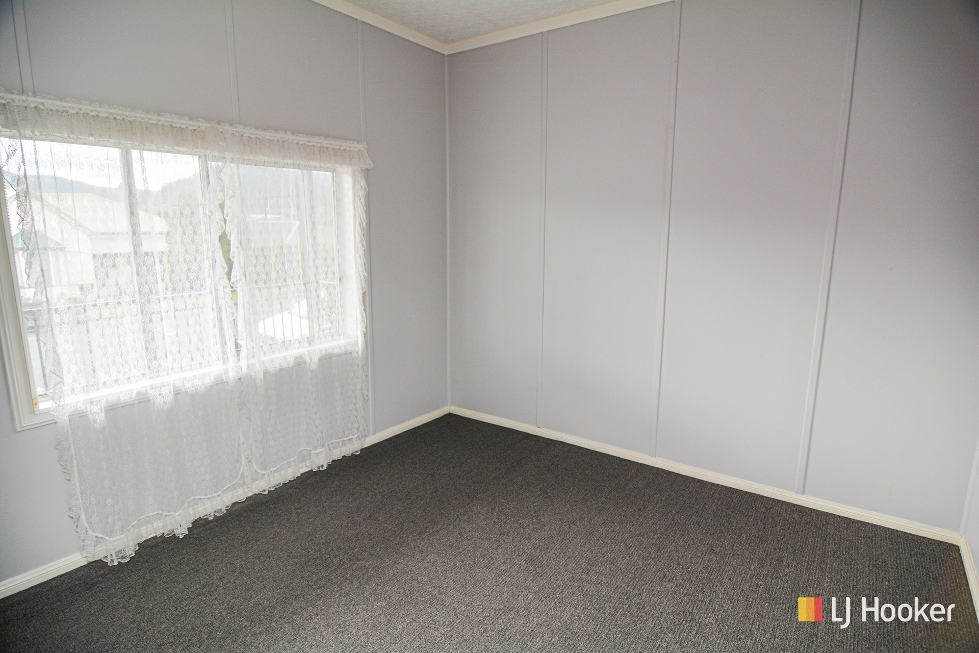 43 Chifley Road — photo 9 of 12