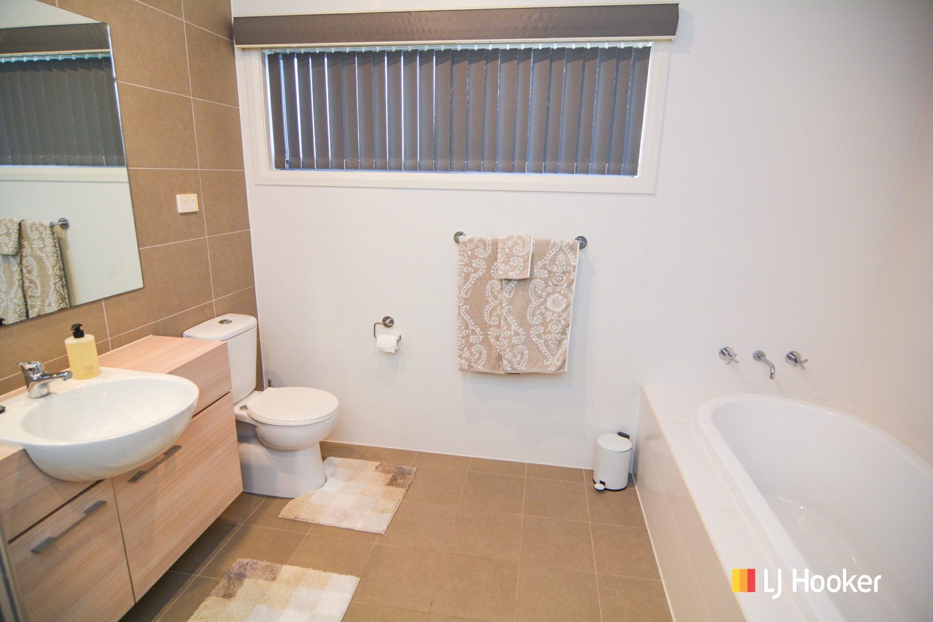 14 Sandalwood Drive — photo 3 of 30