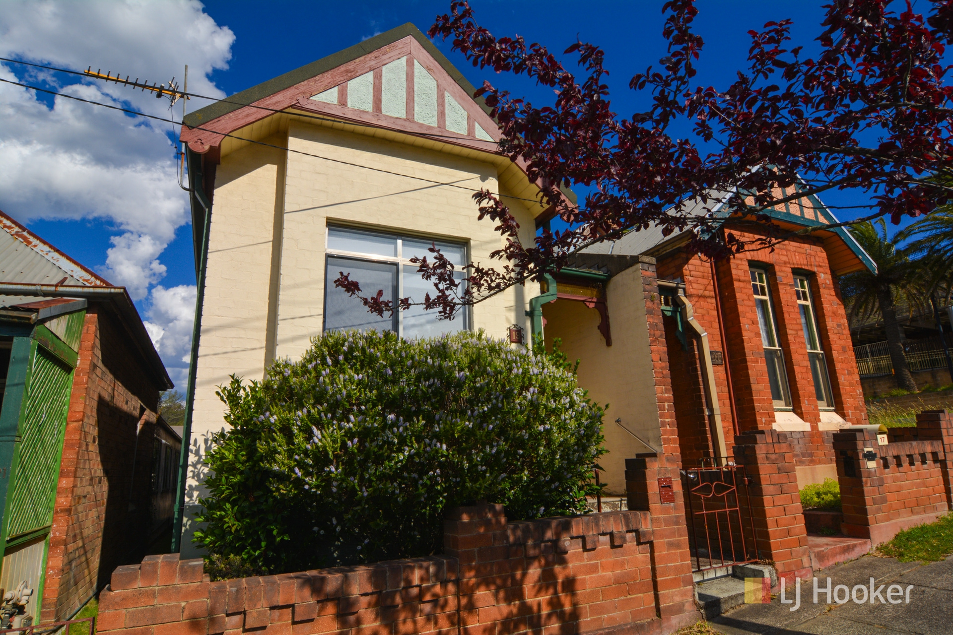 19 Bridge Street — photo from LJ Hooker Lithgow