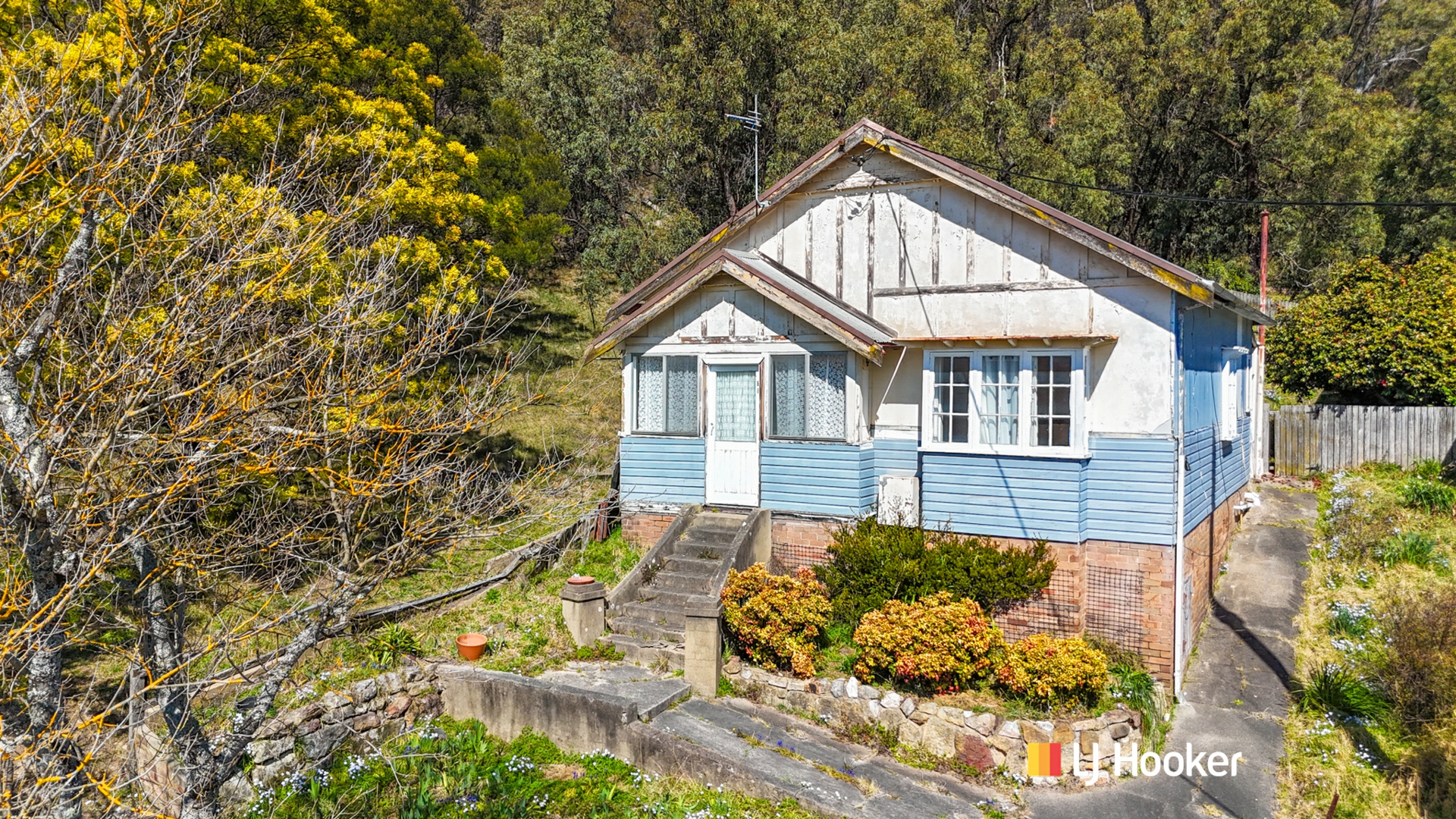1 Pau Street — photo from LJ Hooker Lithgow