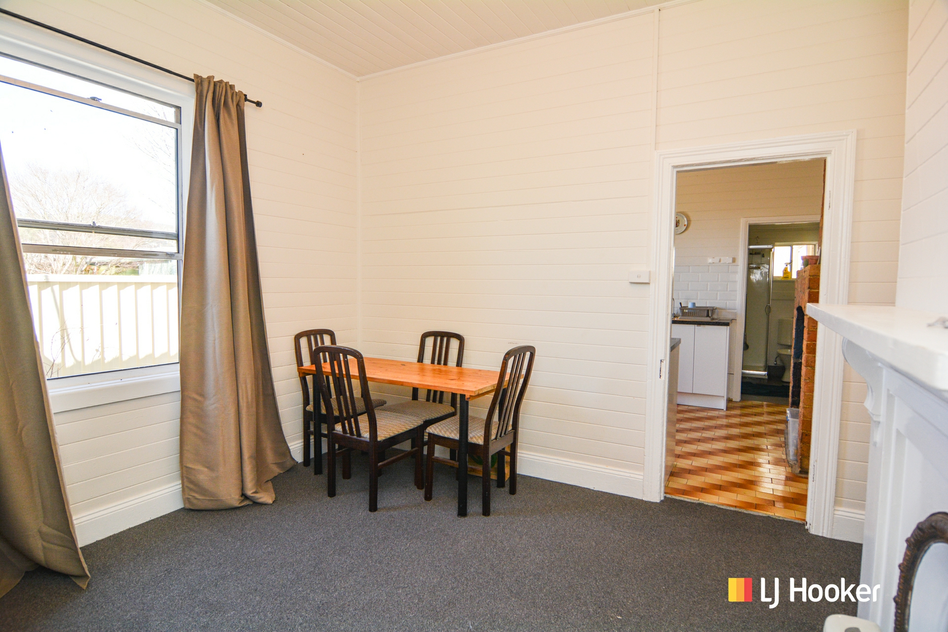 29-31 Read Avenue — photo 7 of 17