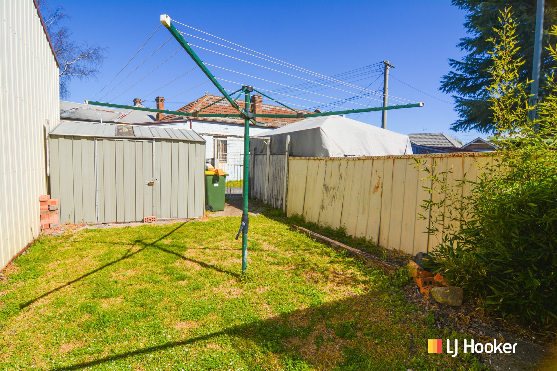 29-31 Read Avenue — photo 14 of 17