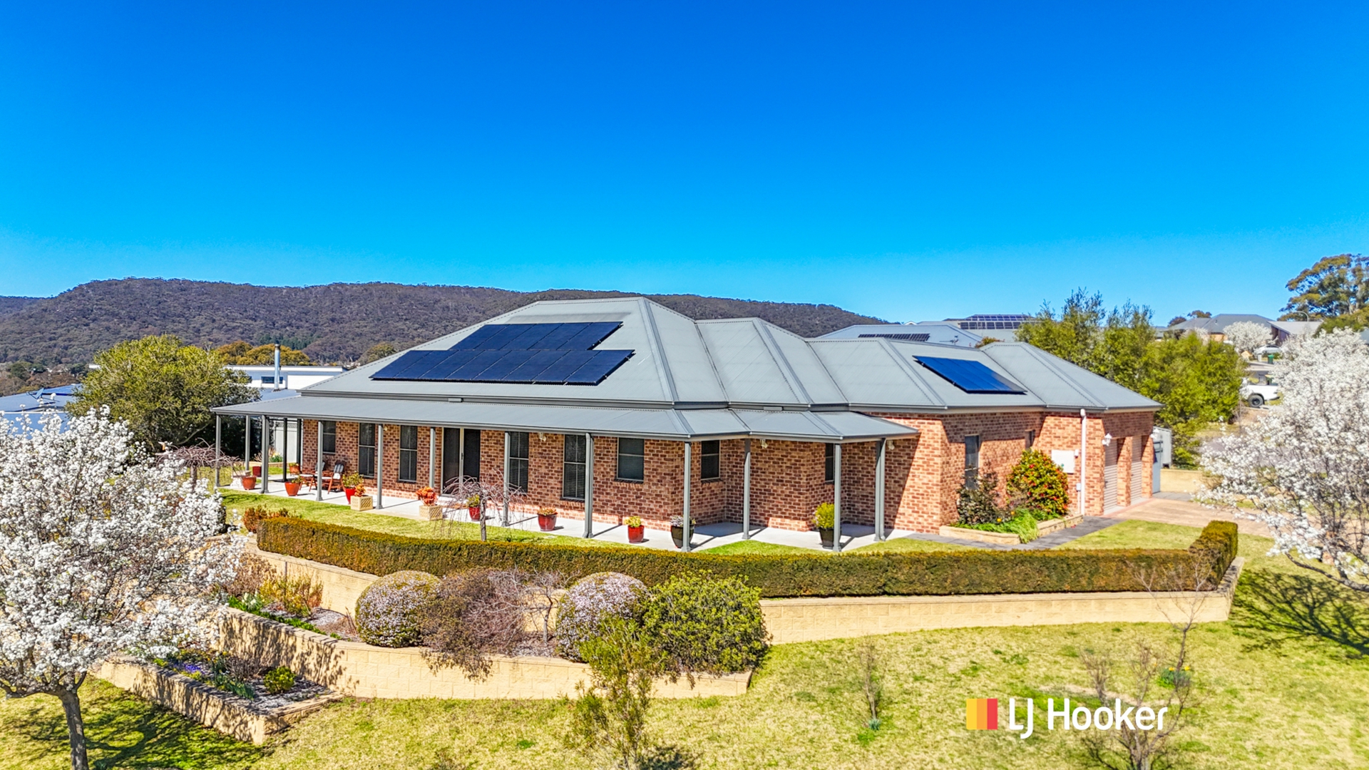 39 Hillcrest Avenue — photo from LJ Hooker Lithgow