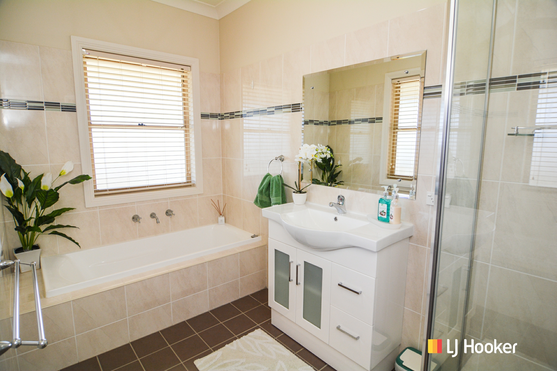 39 Hillcrest Avenue — photo 3 of 22