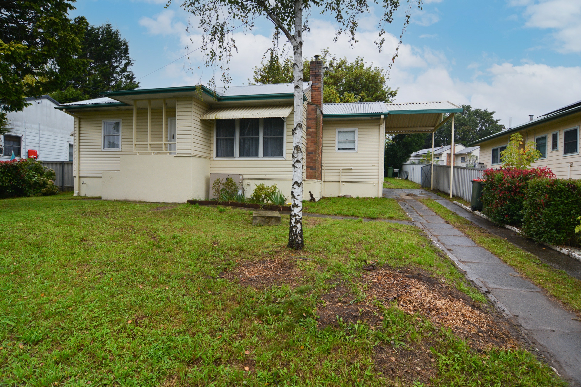 13 Thompson Street — photo from LJ Hooker Lithgow