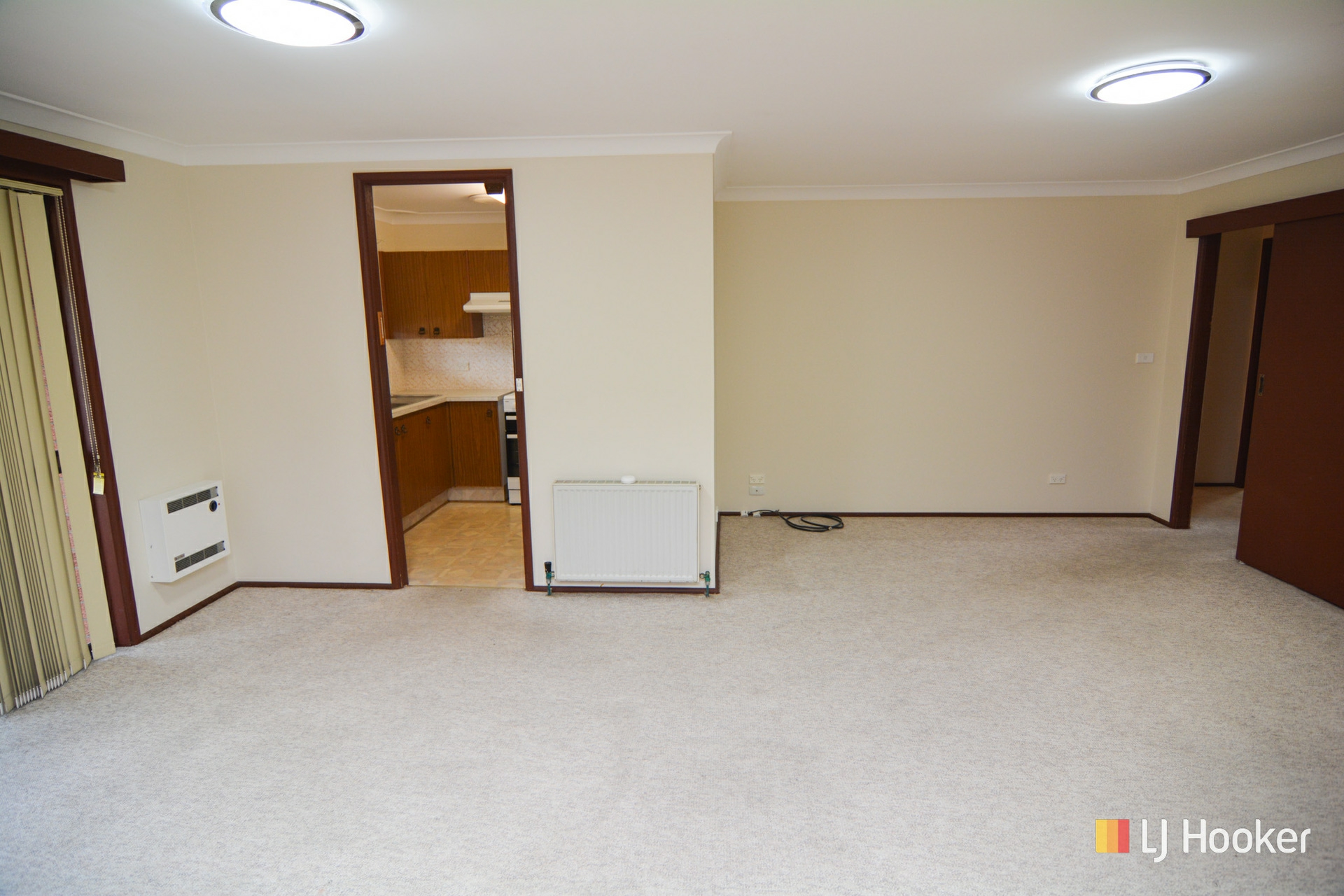 19 Tweed Road — photo 4 of 17