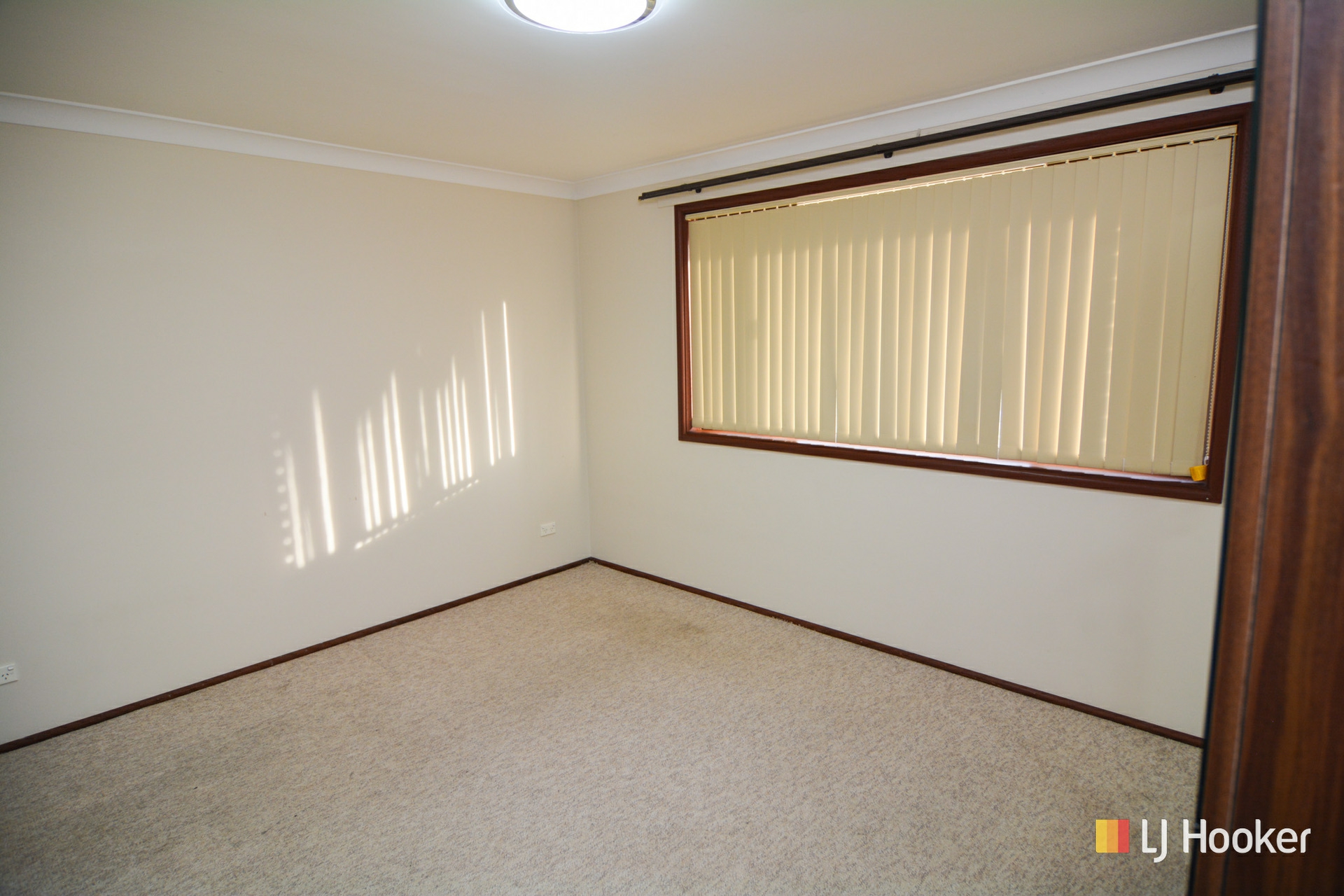 19 Tweed Road — photo 5 of 17