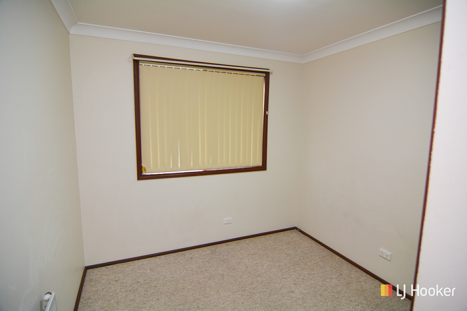 19 Tweed Road — photo 6 of 17