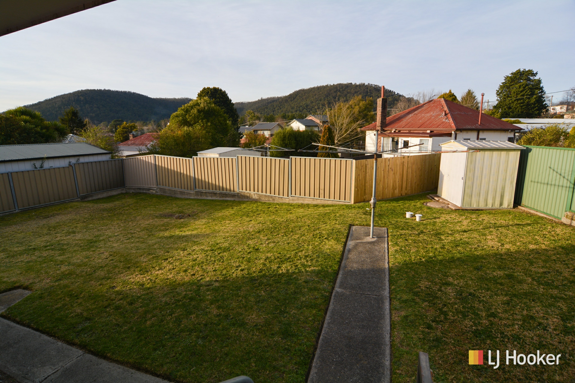 19 Tweed Road — photo 11 of 17