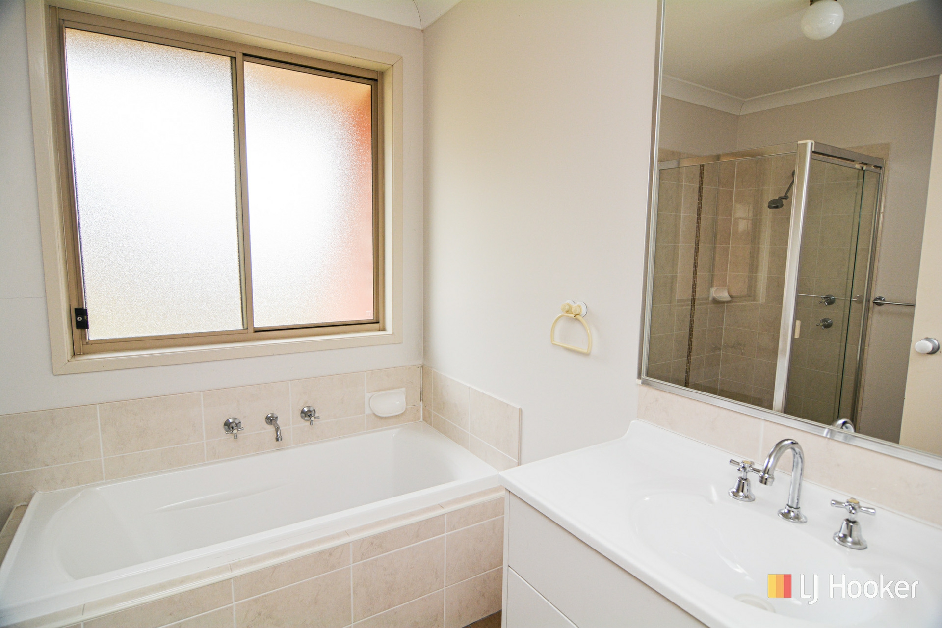 94 Landa Street — photo 3 of 12