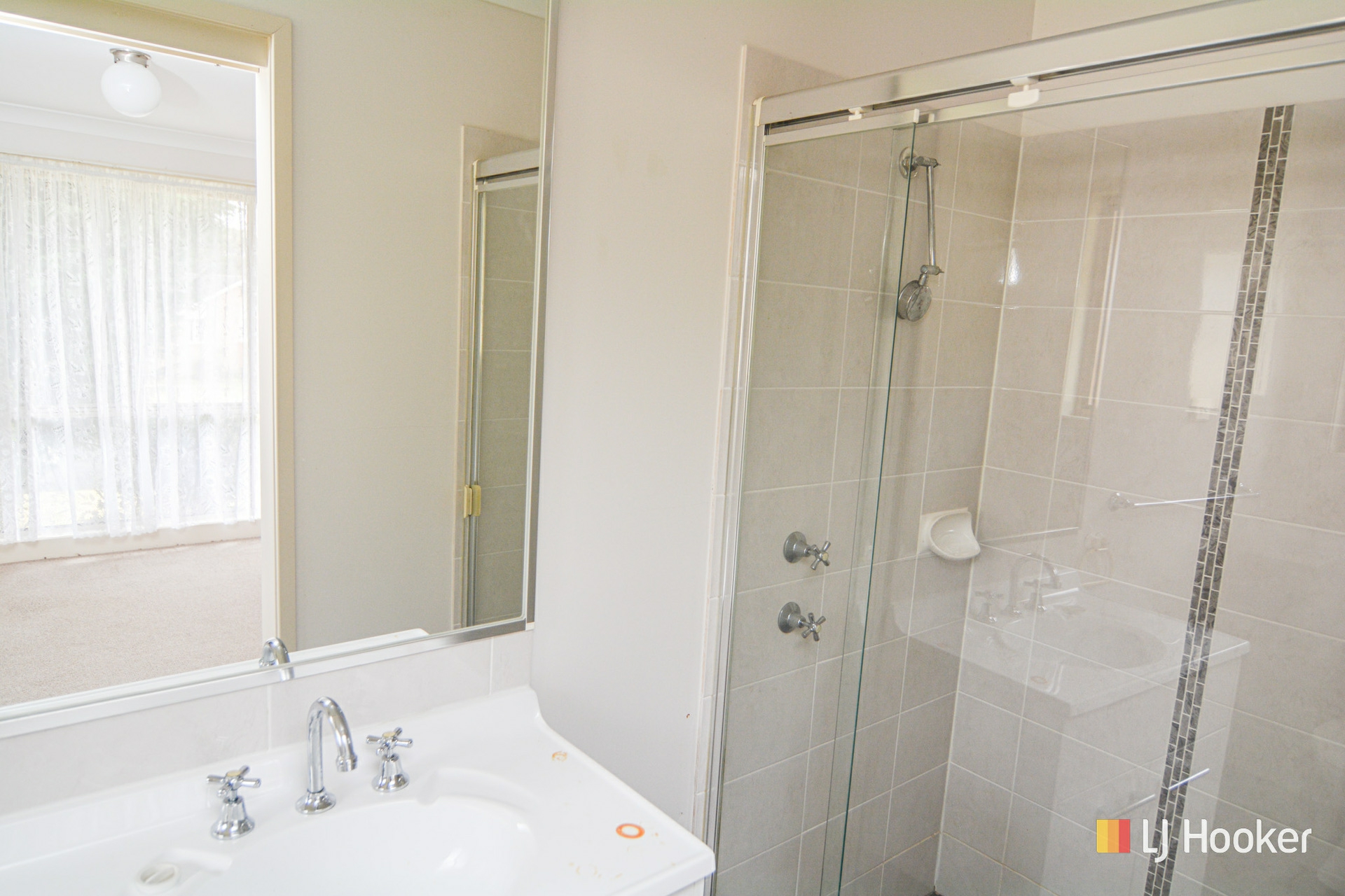 94 Landa Street — photo 6 of 12