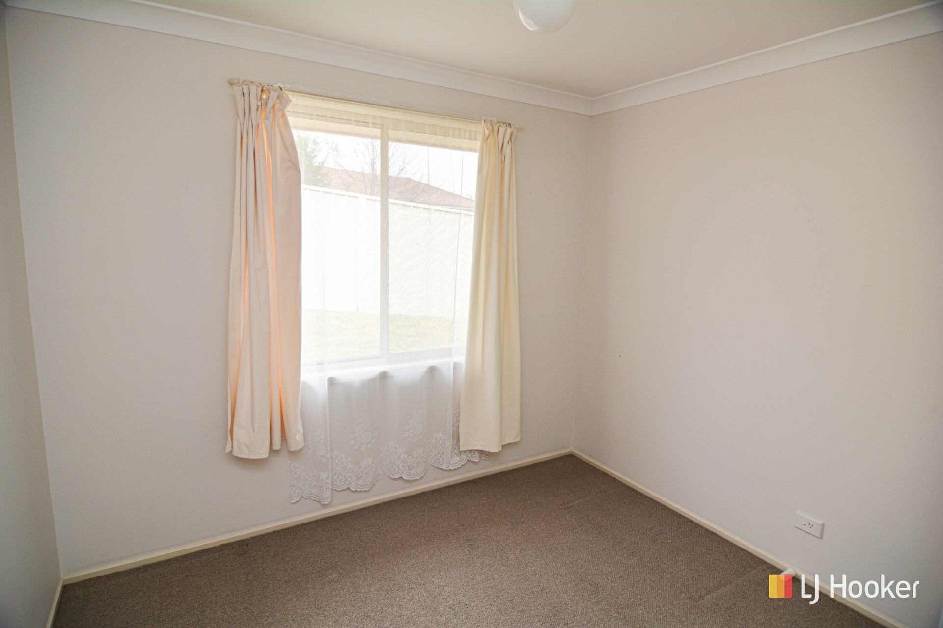 94 Landa Street — photo 10 of 12