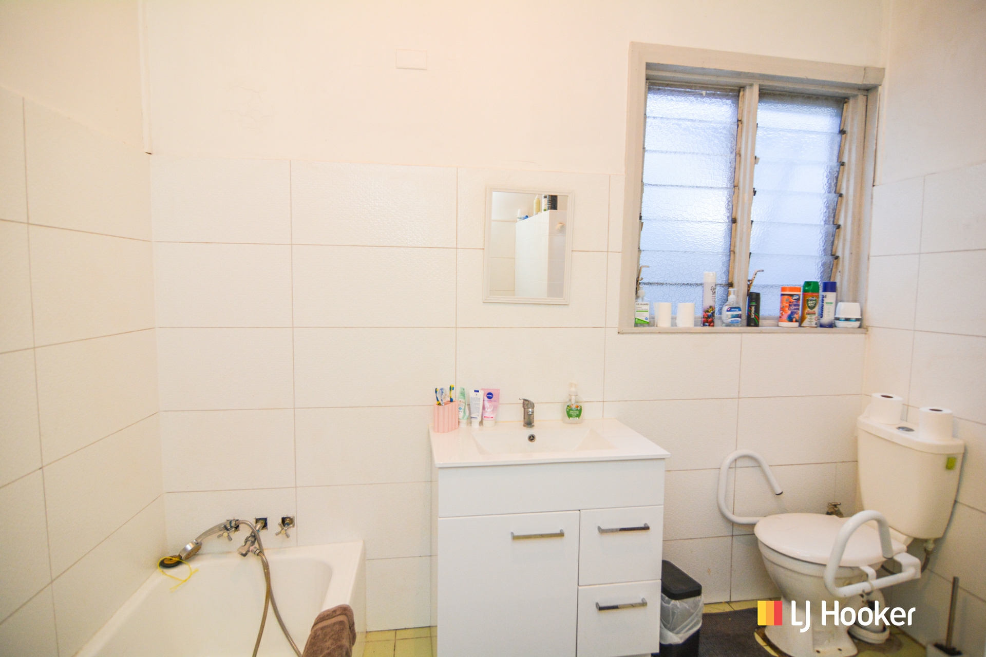 6 Lithgow Street — photo 3 of 14