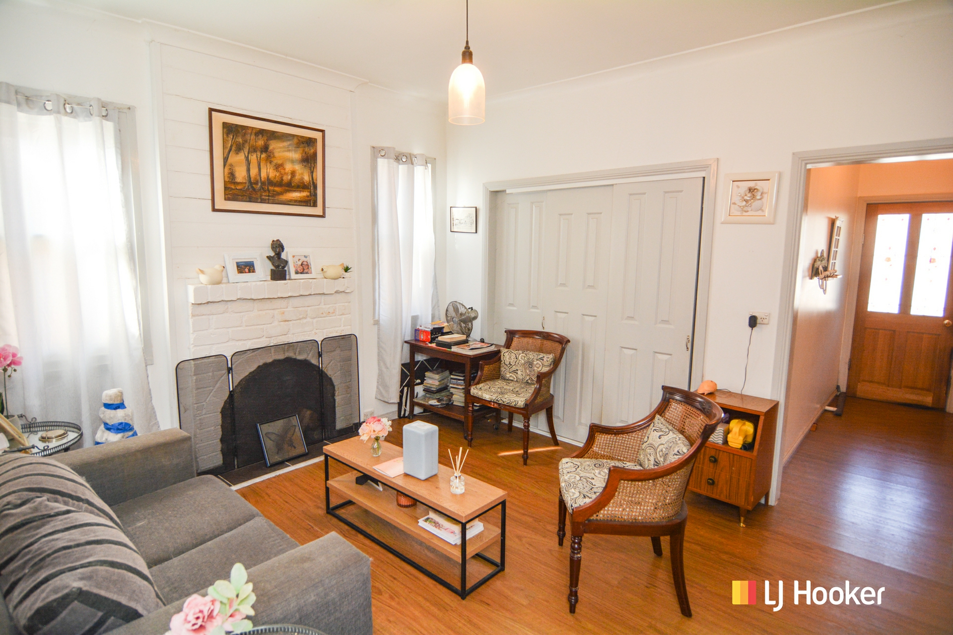 6 Lithgow Street — photo 7 of 14