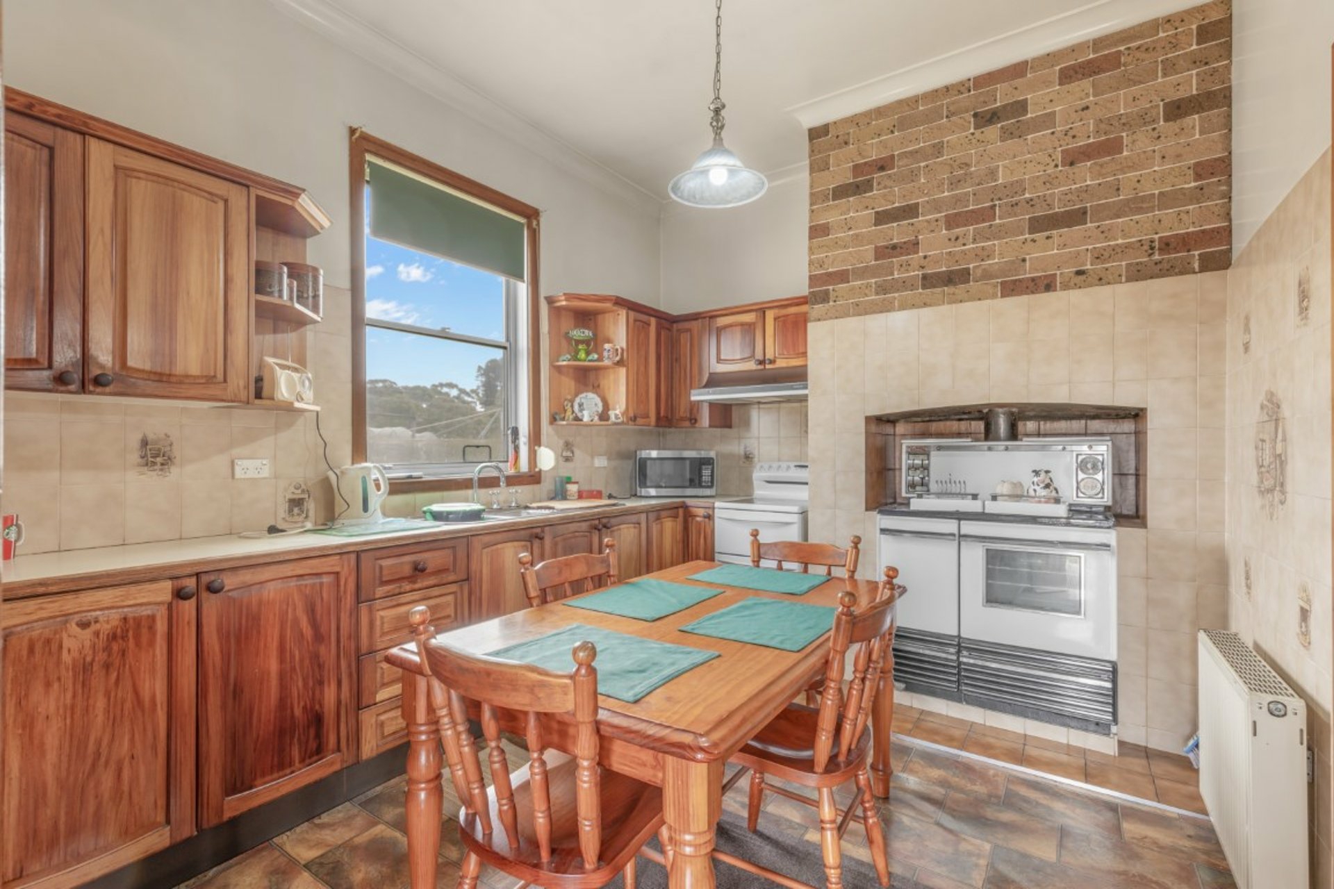 1333 Castlereagh Highway — photo 2 of 15