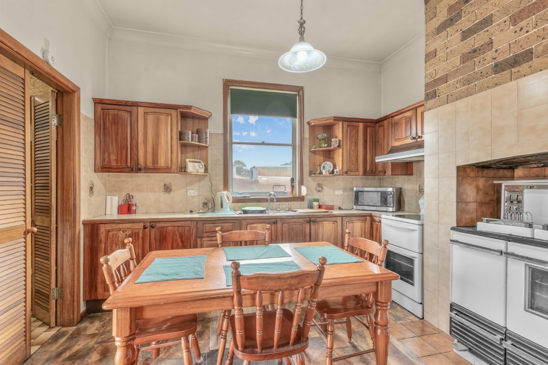 1333 Castlereagh Highway — photo 9 of 15
