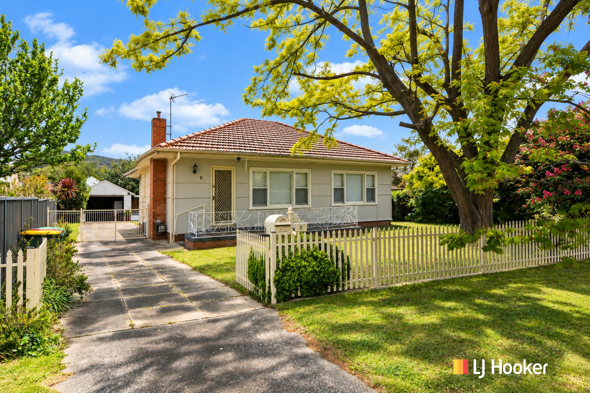 9 Selwyn Street — photo from LJ Hooker Lithgow