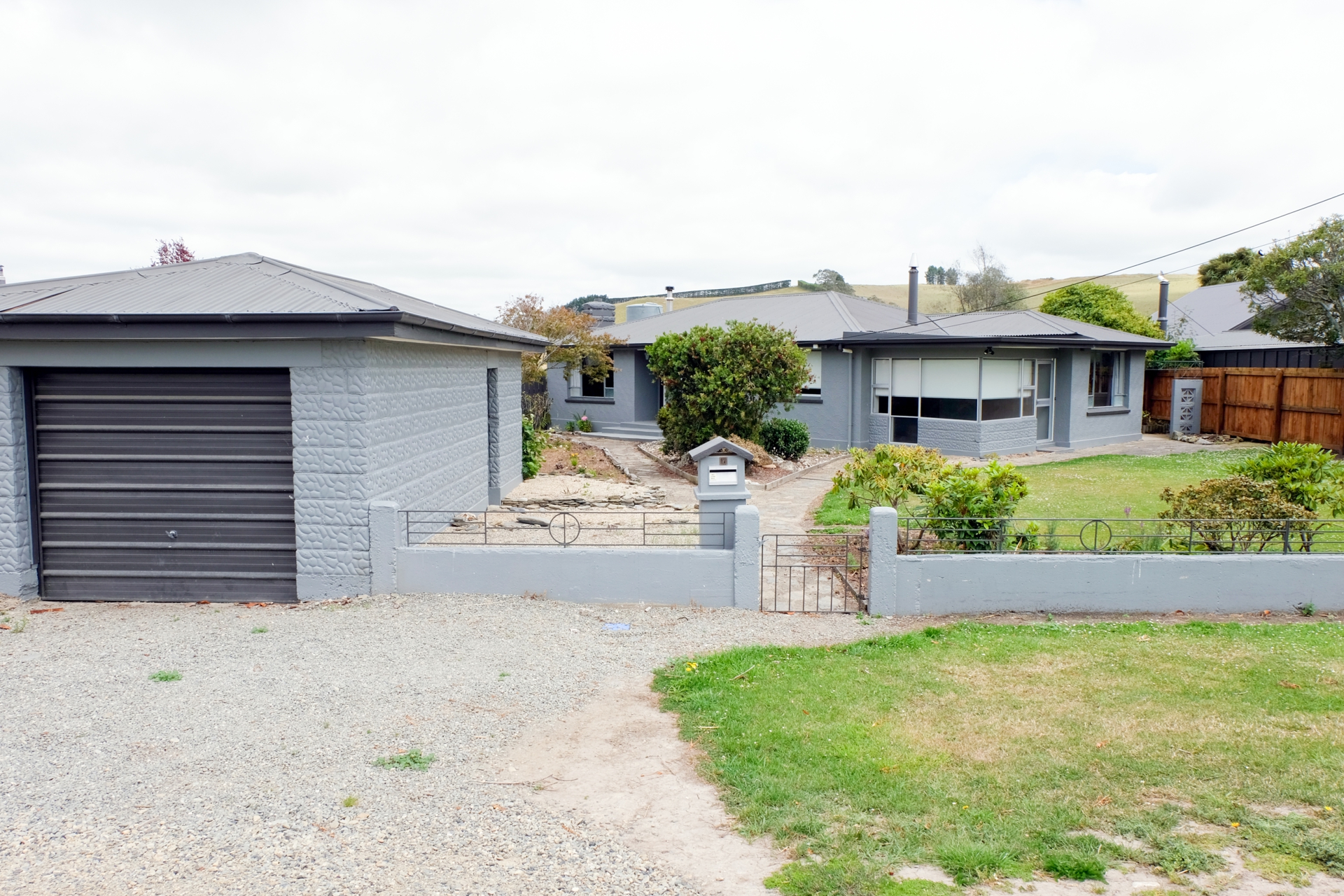 17 Airedale Road, WESTON