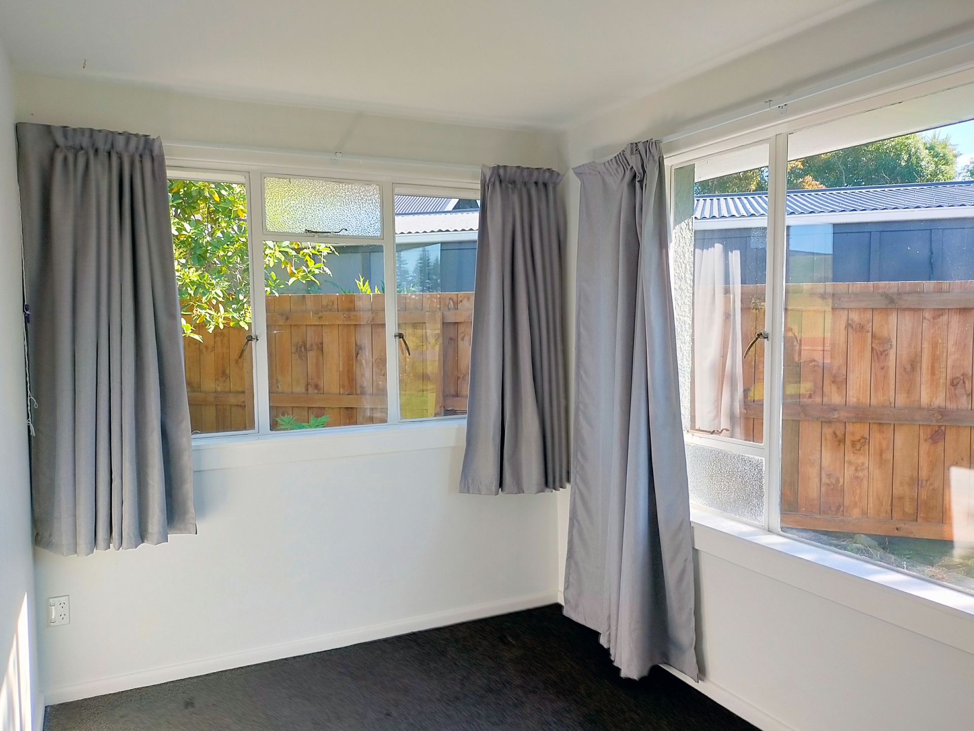 17 Airedale Road, WESTON