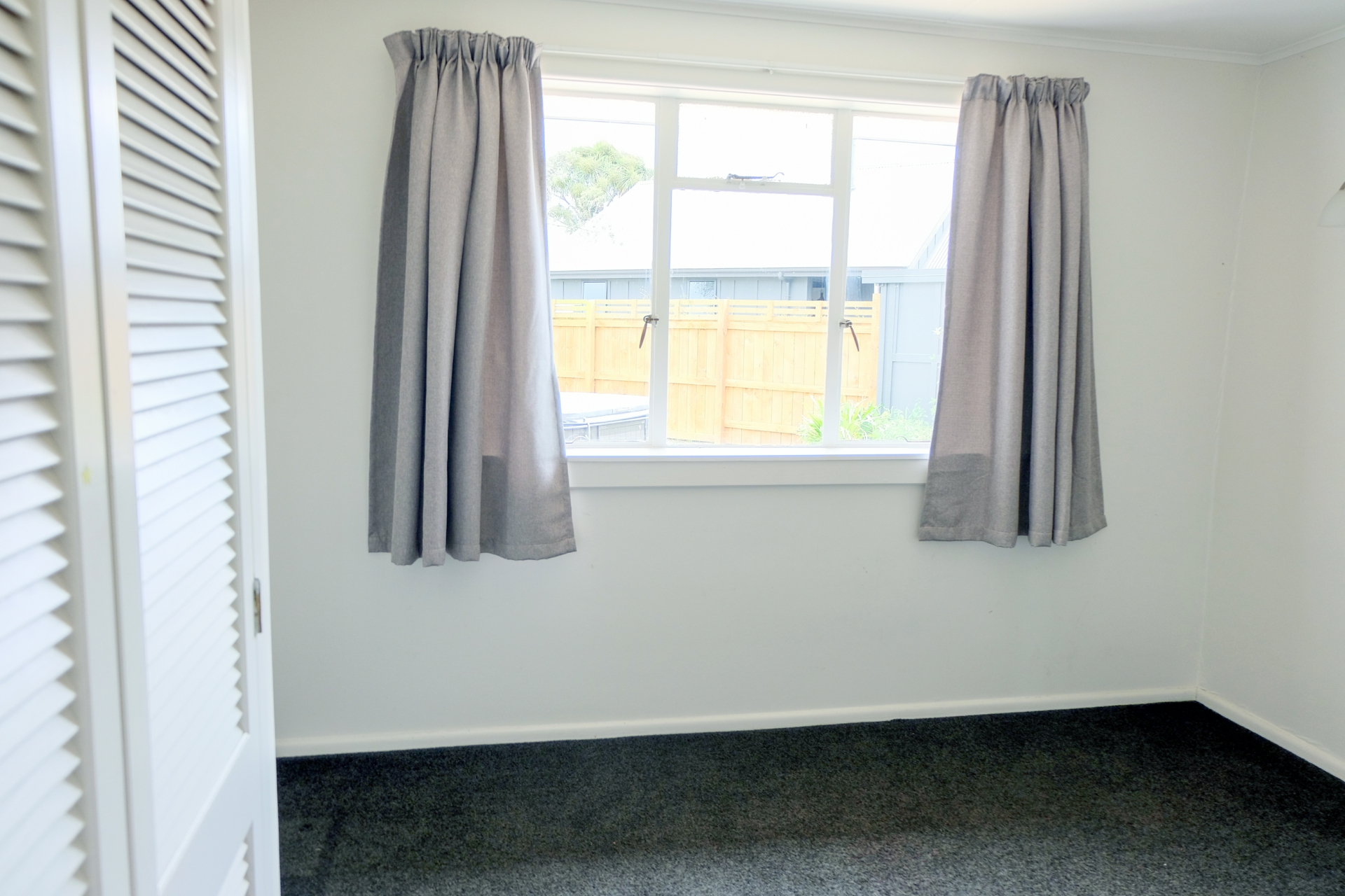 17 Airedale Road, WESTON