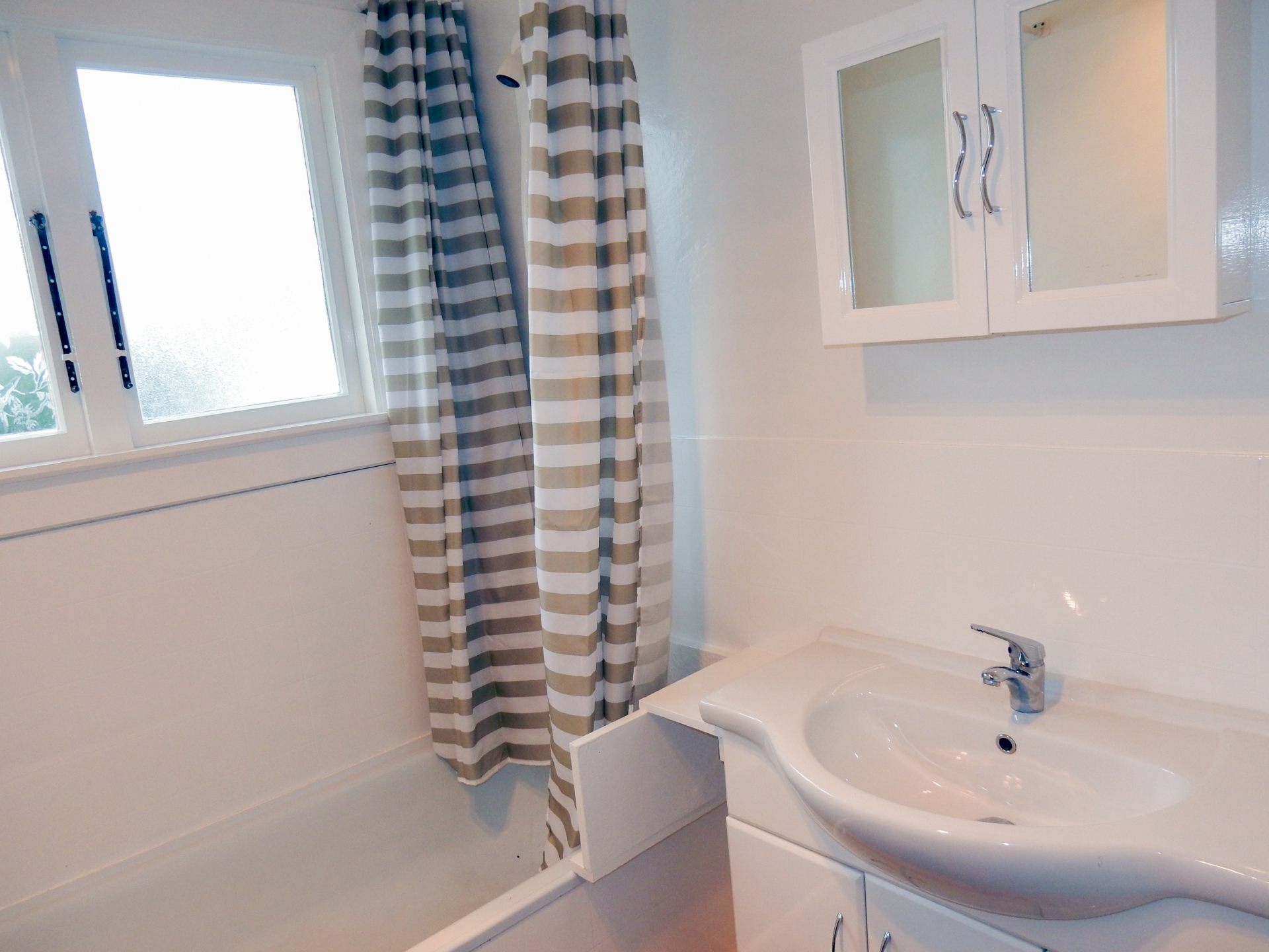 2 Percy Street, WESTON